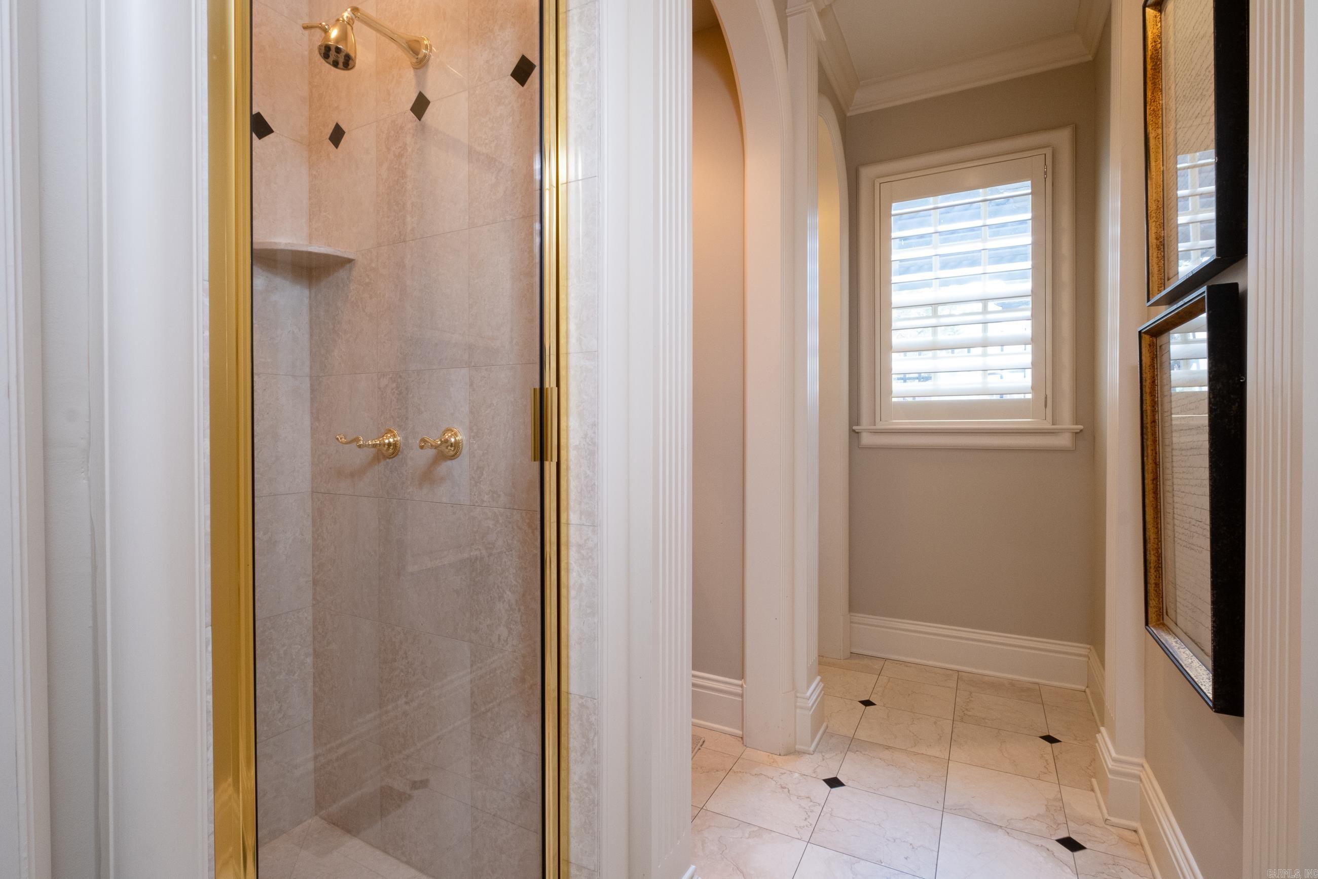 SHADOWLAWN - Residential