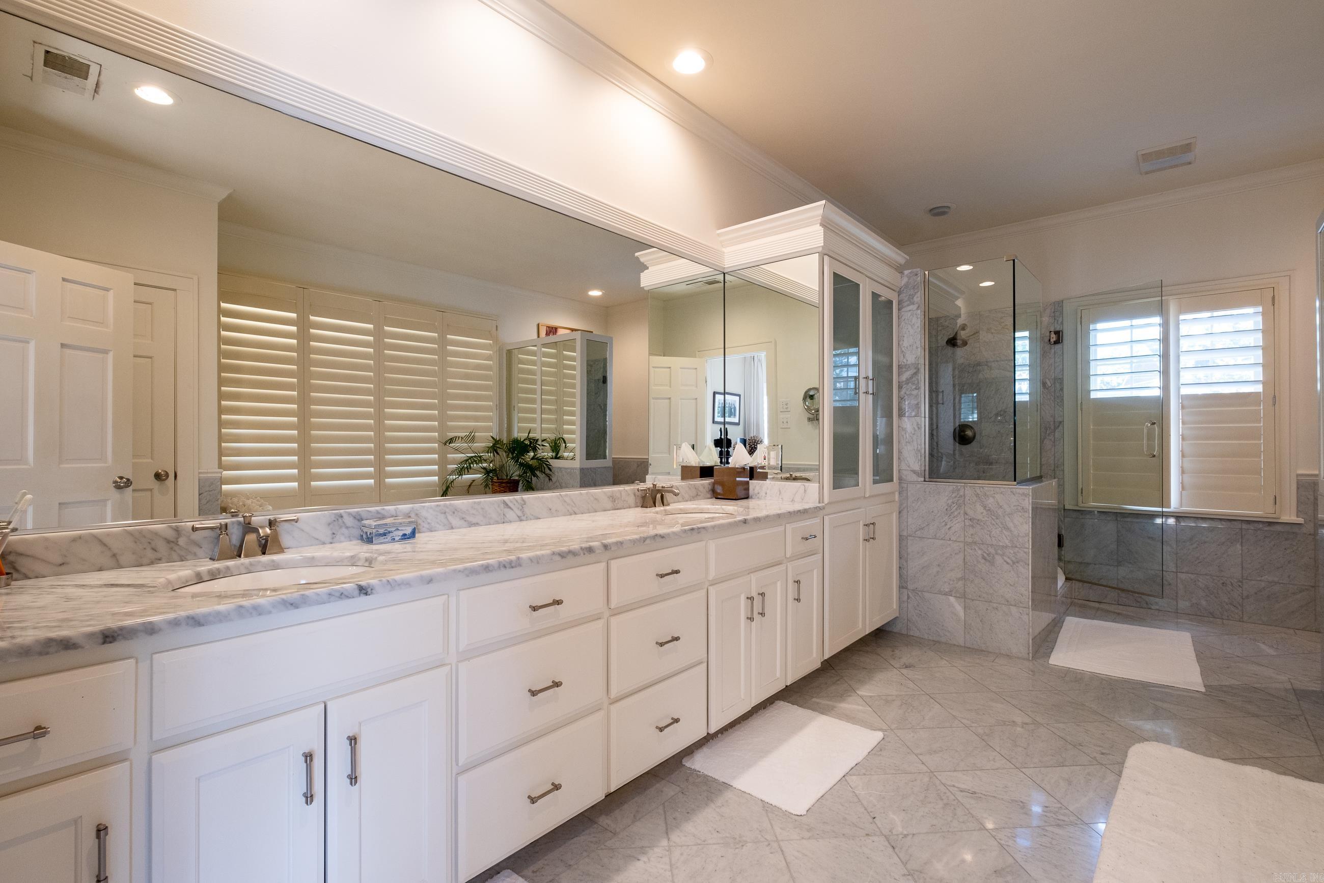 SHADOWLAWN - Residential