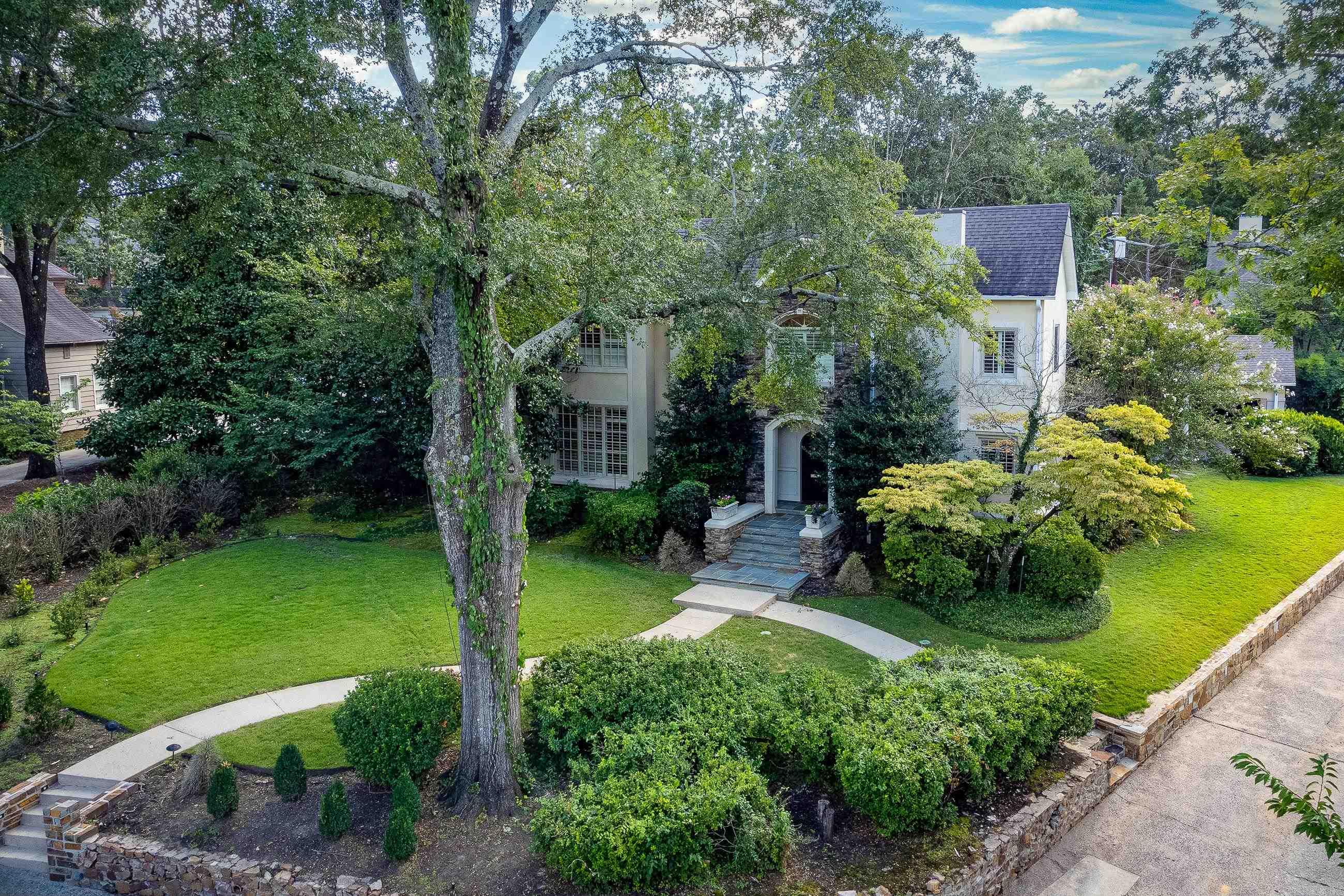 SHADOWLAWN - Residential