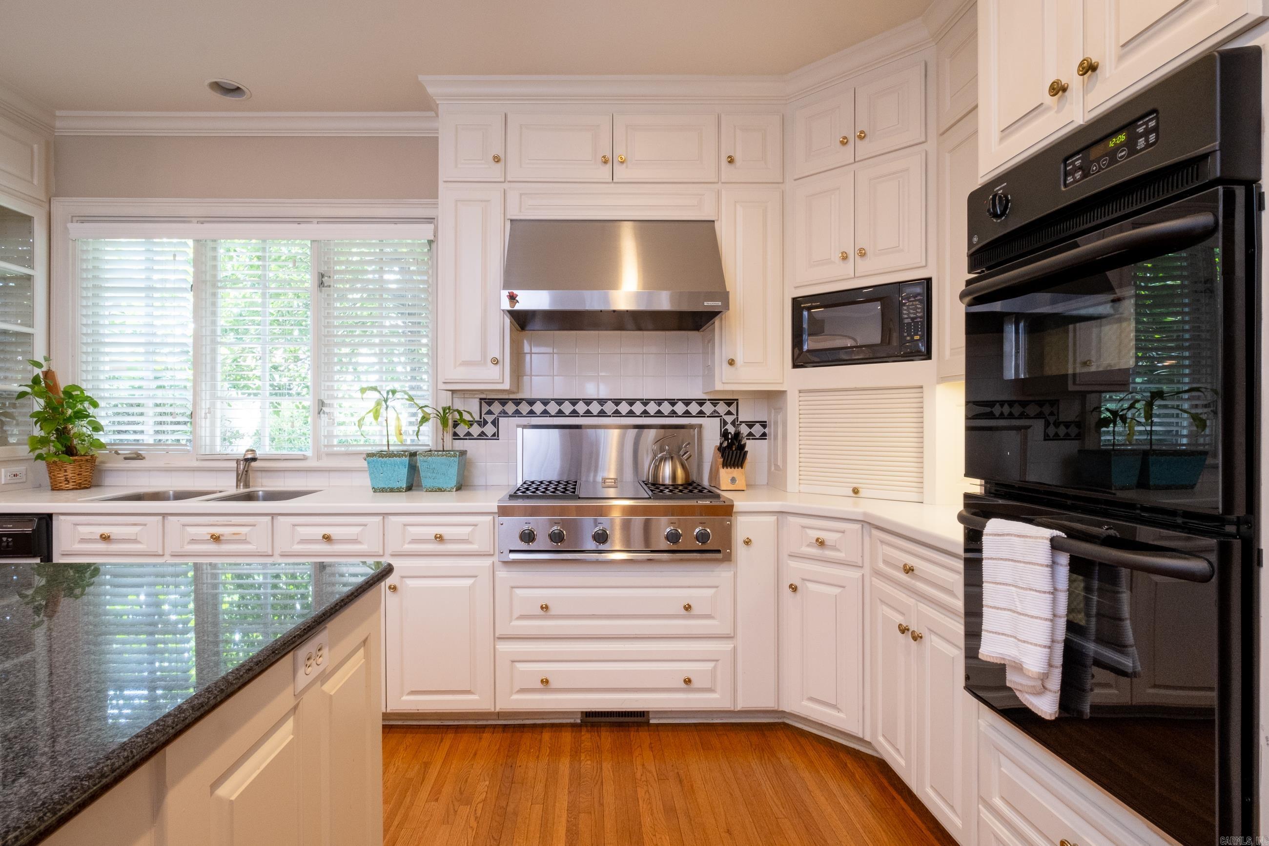 SHADOWLAWN - Residential