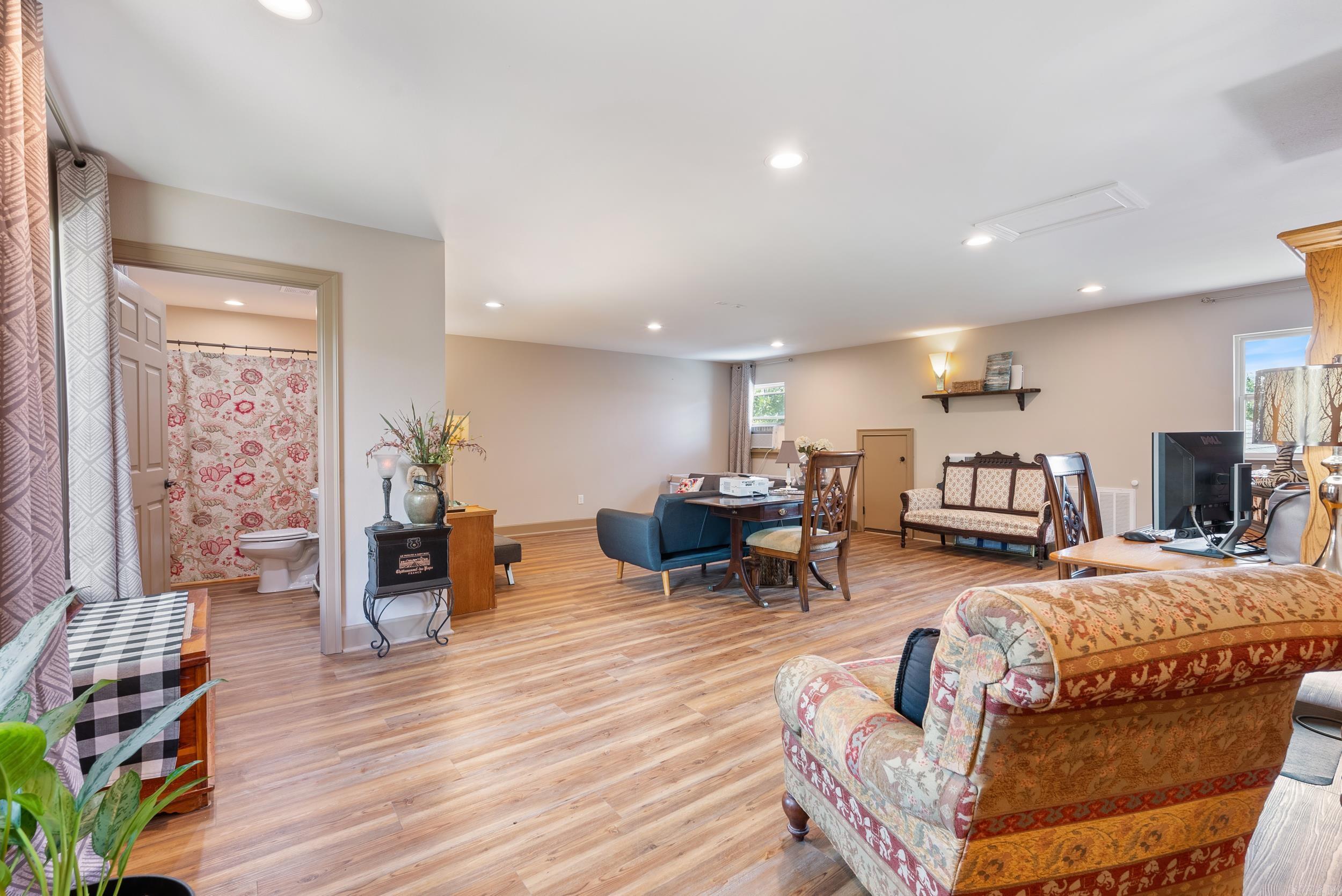 HIGH POINT - Residential