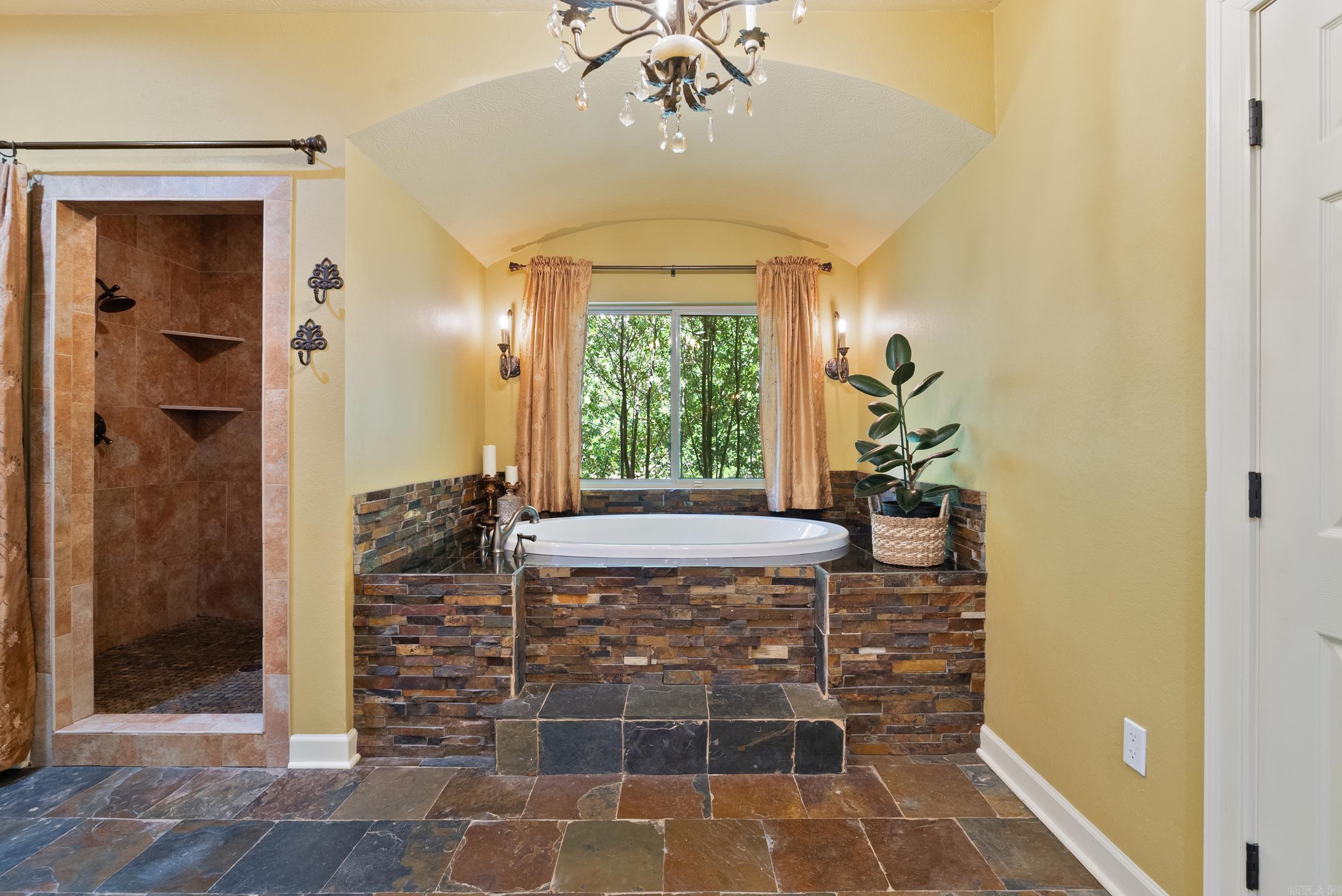 HIGH POINT - Residential