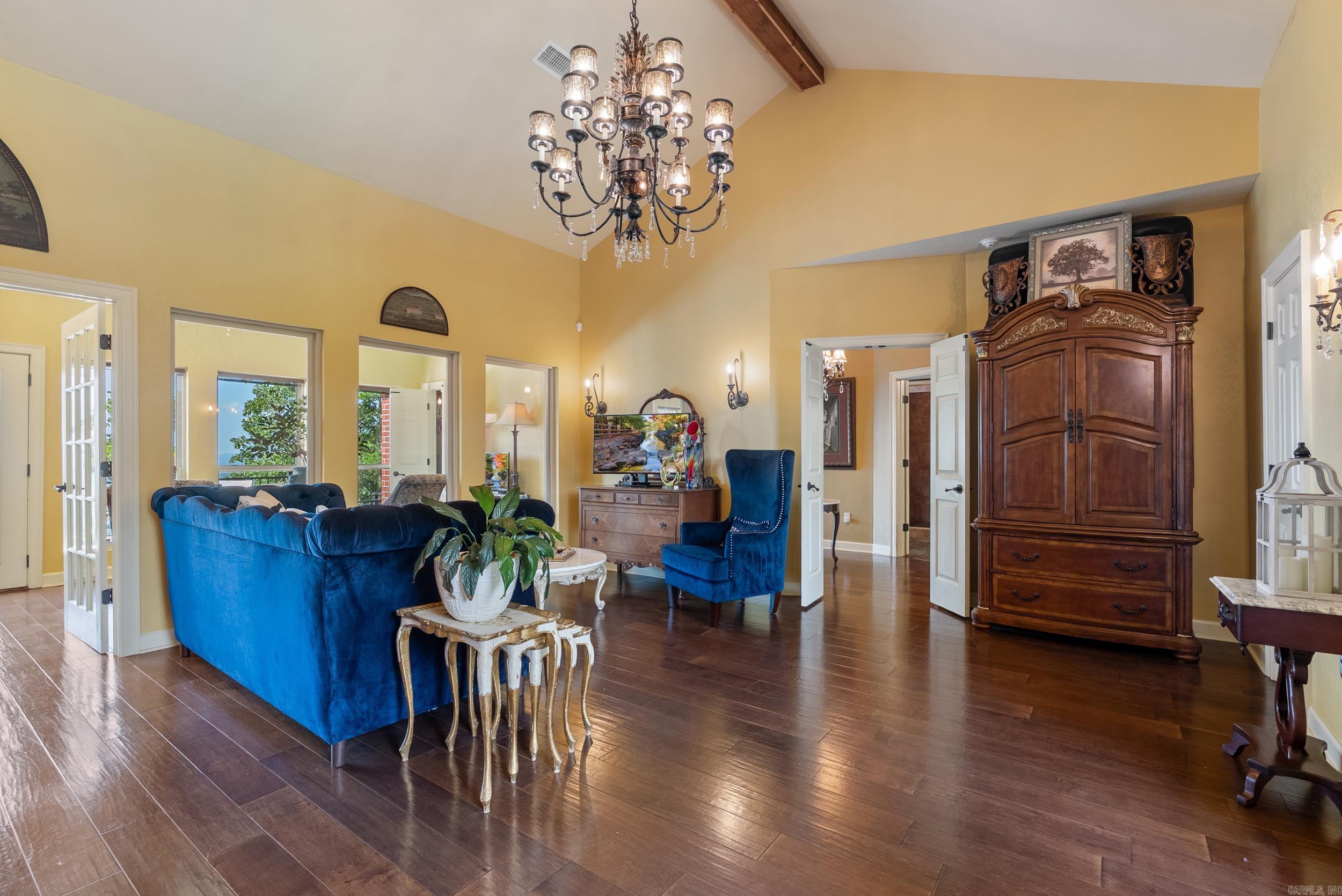 HIGH POINT - Residential