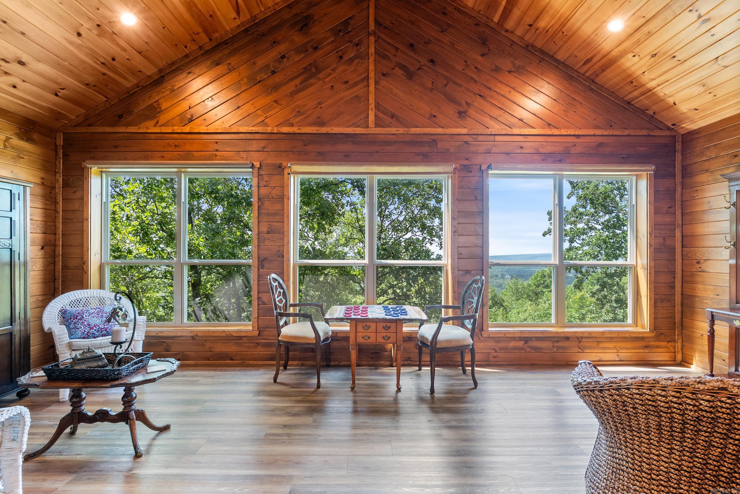 HIGH POINT - Residential