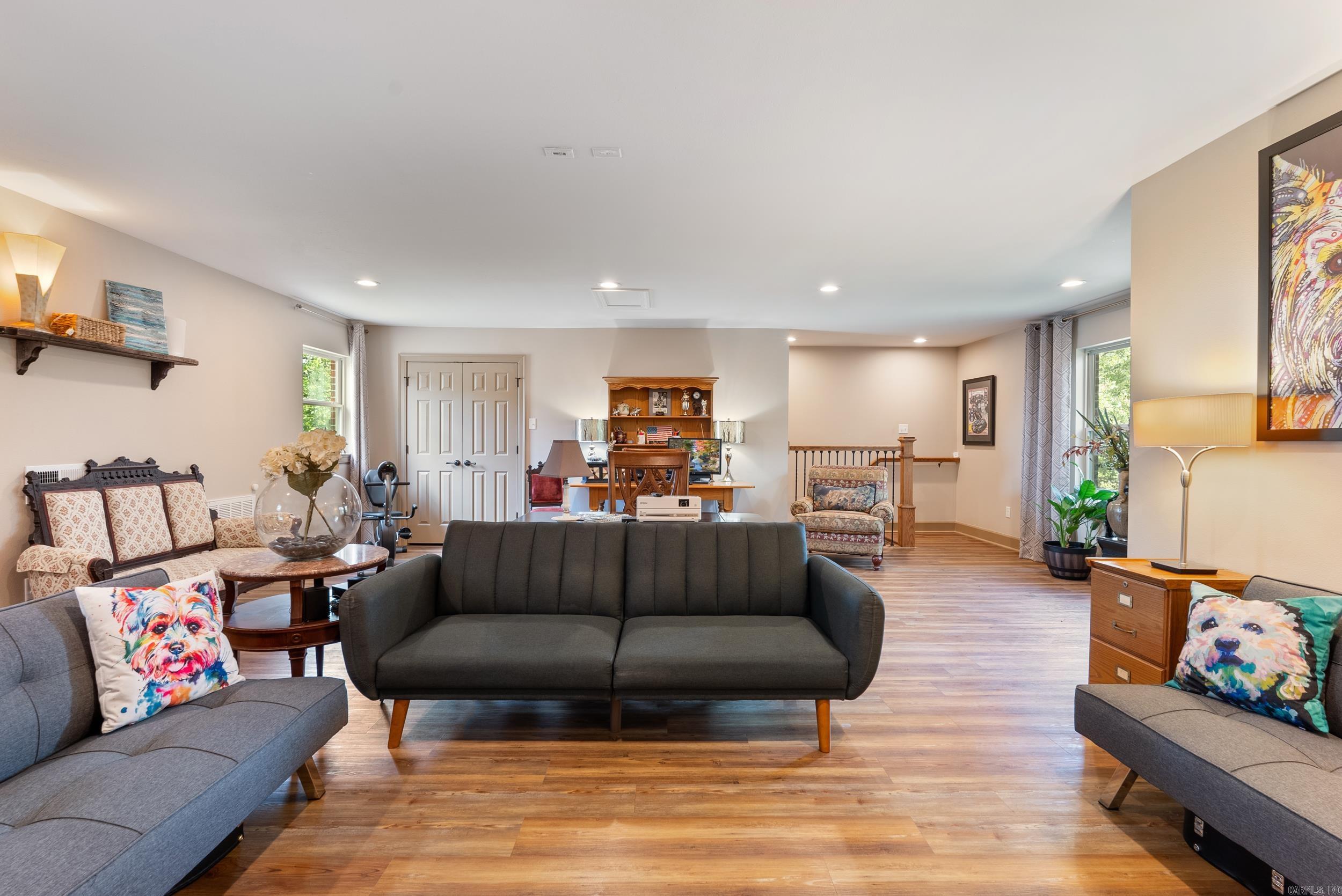 HIGH POINT - Residential