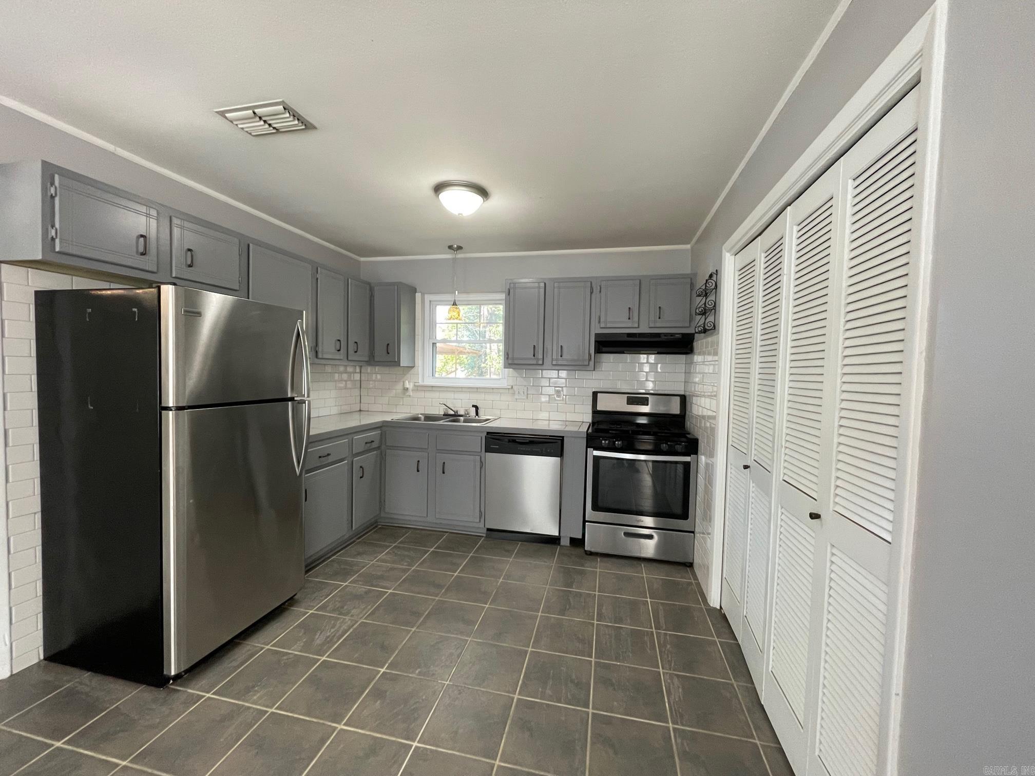 Lottwood - Residential Lease