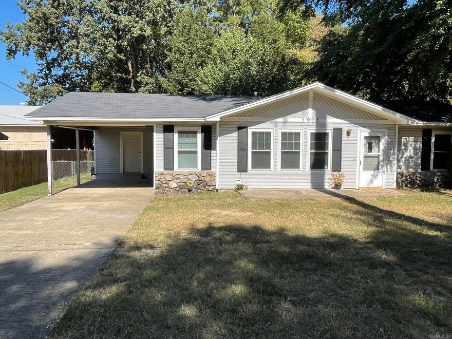 Newly updated 3 bedroom, 1 bathroom in the Benton! Has a large backyard and refrigerator is included!