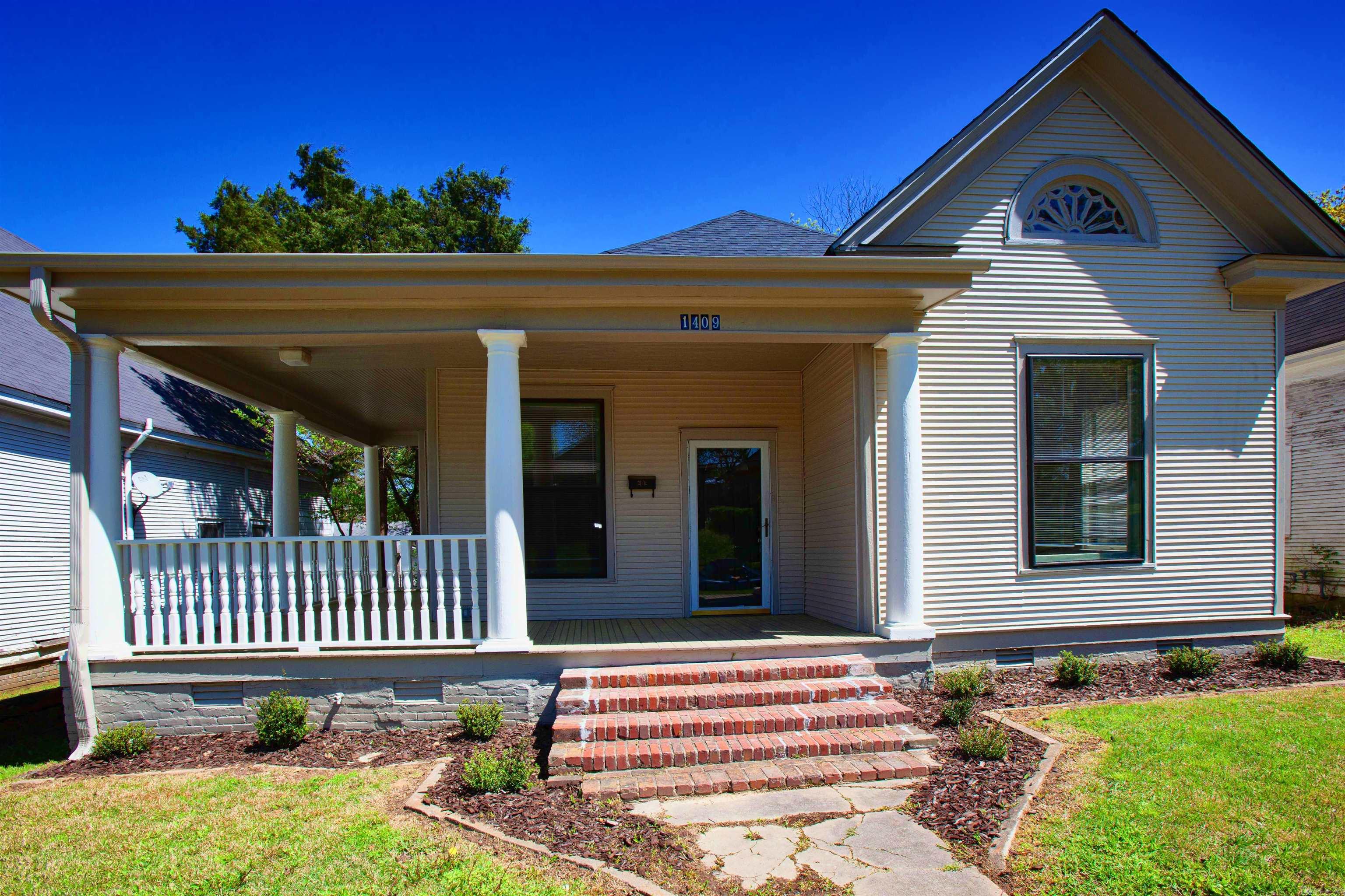 JONES & WORTHEN - Residential