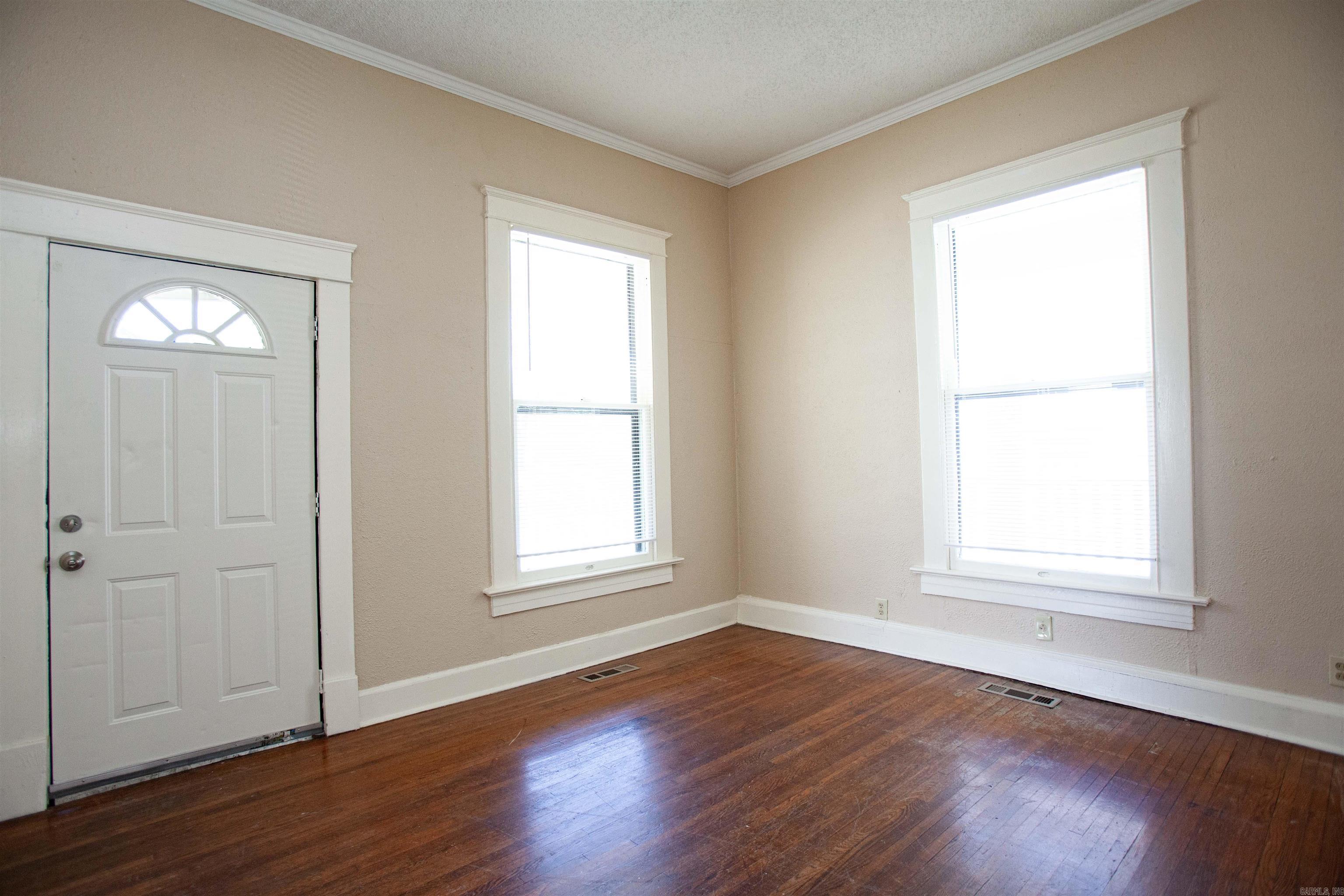 JONES & WORTHEN - Residential