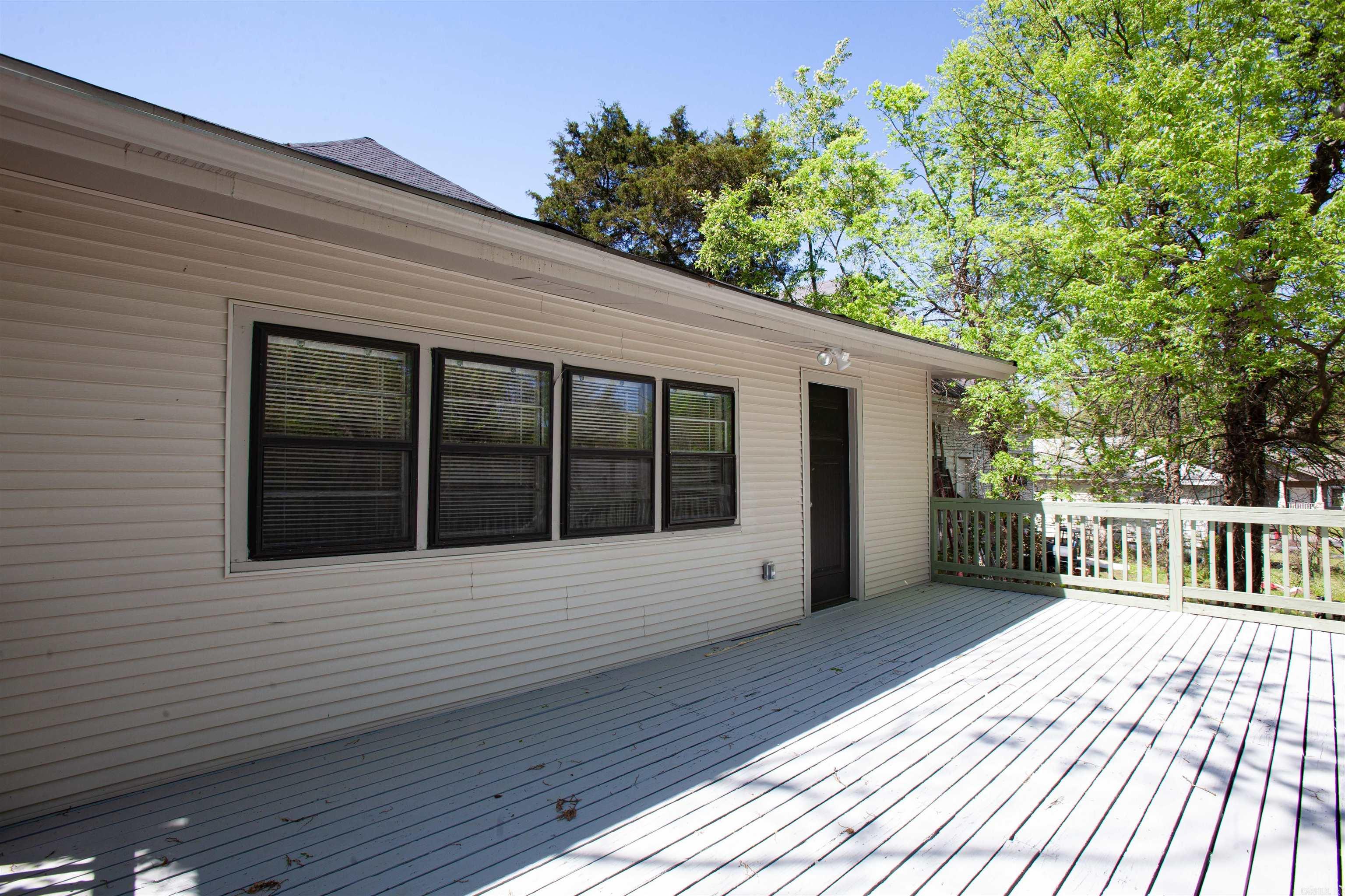 JONES & WORTHEN - Residential