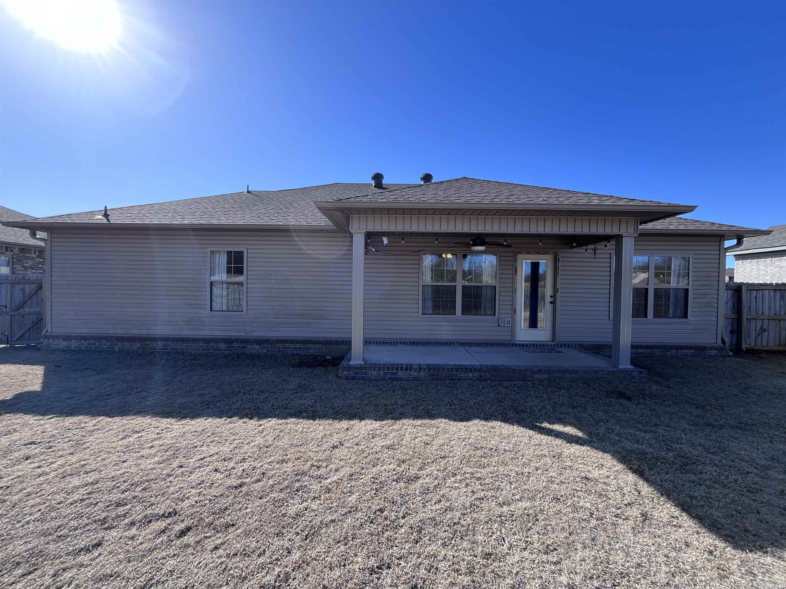 Churchill Downs - Residential Lease