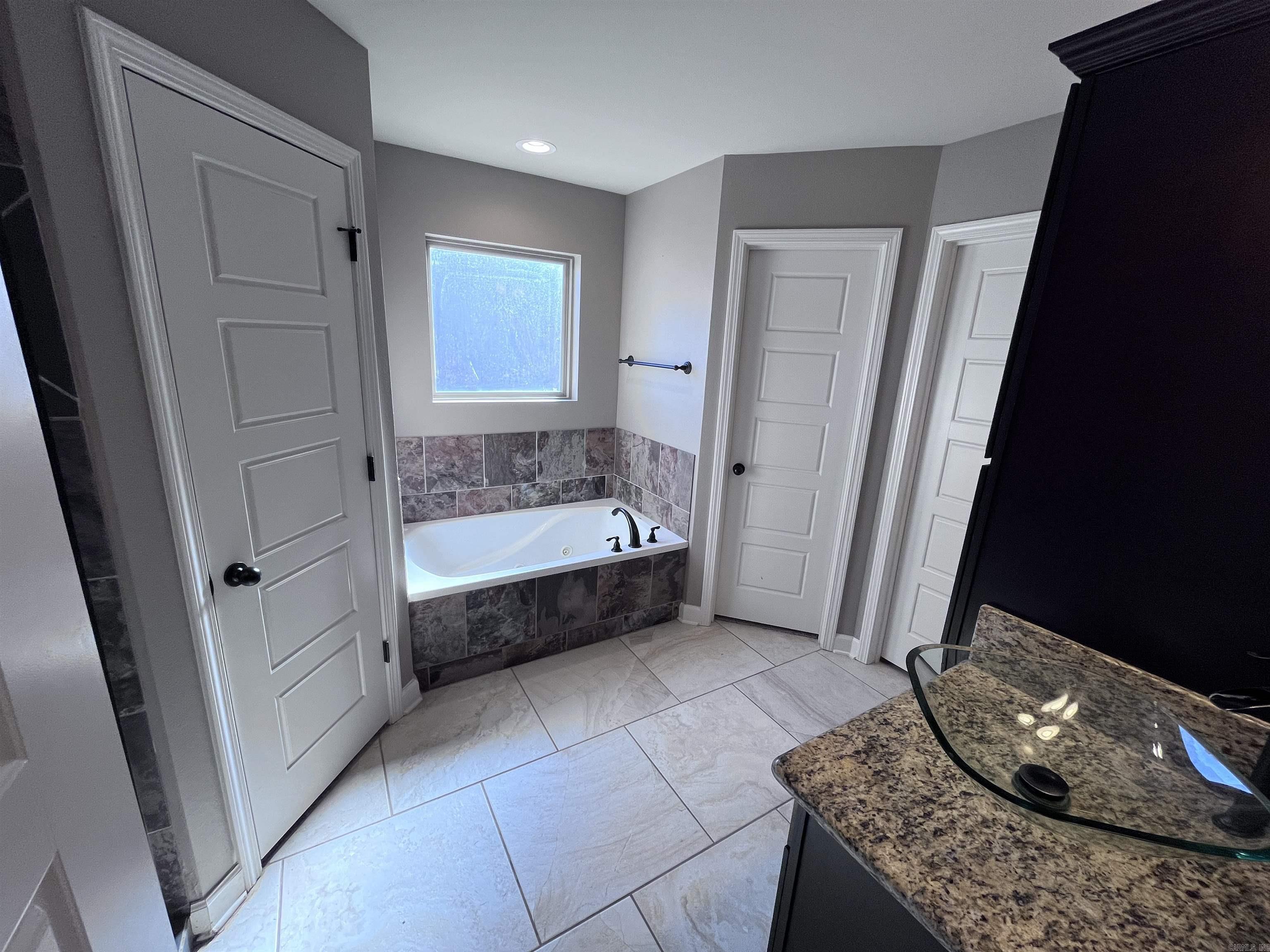 Churchill Downs - Residential Lease