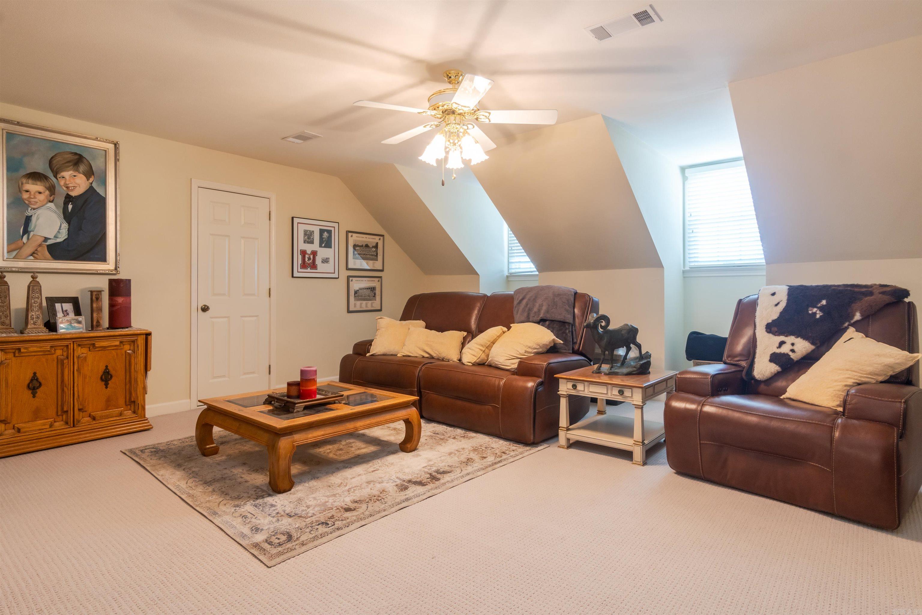 HURRICANE LAKE EST - Residential