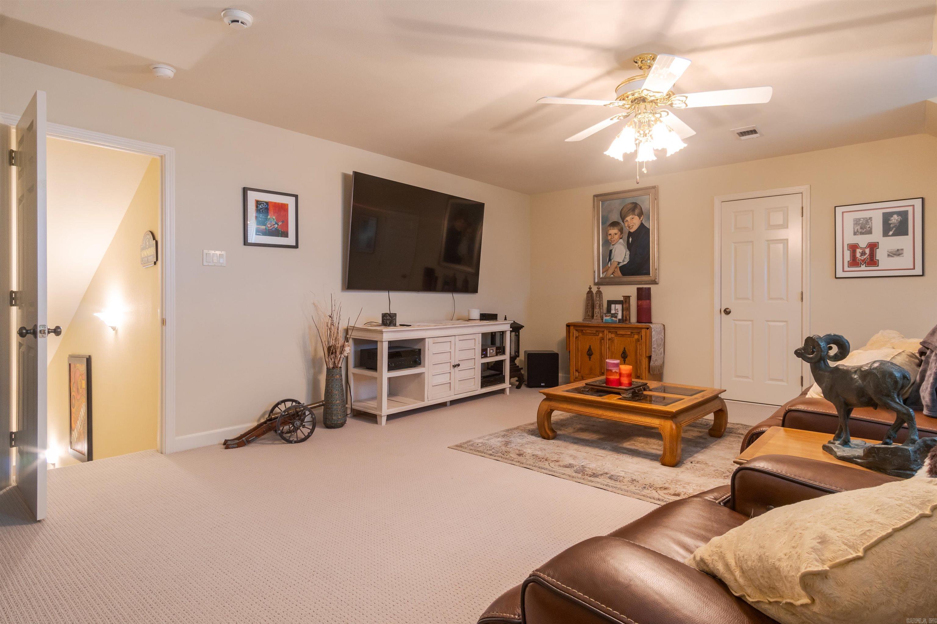 HURRICANE LAKE EST - Residential