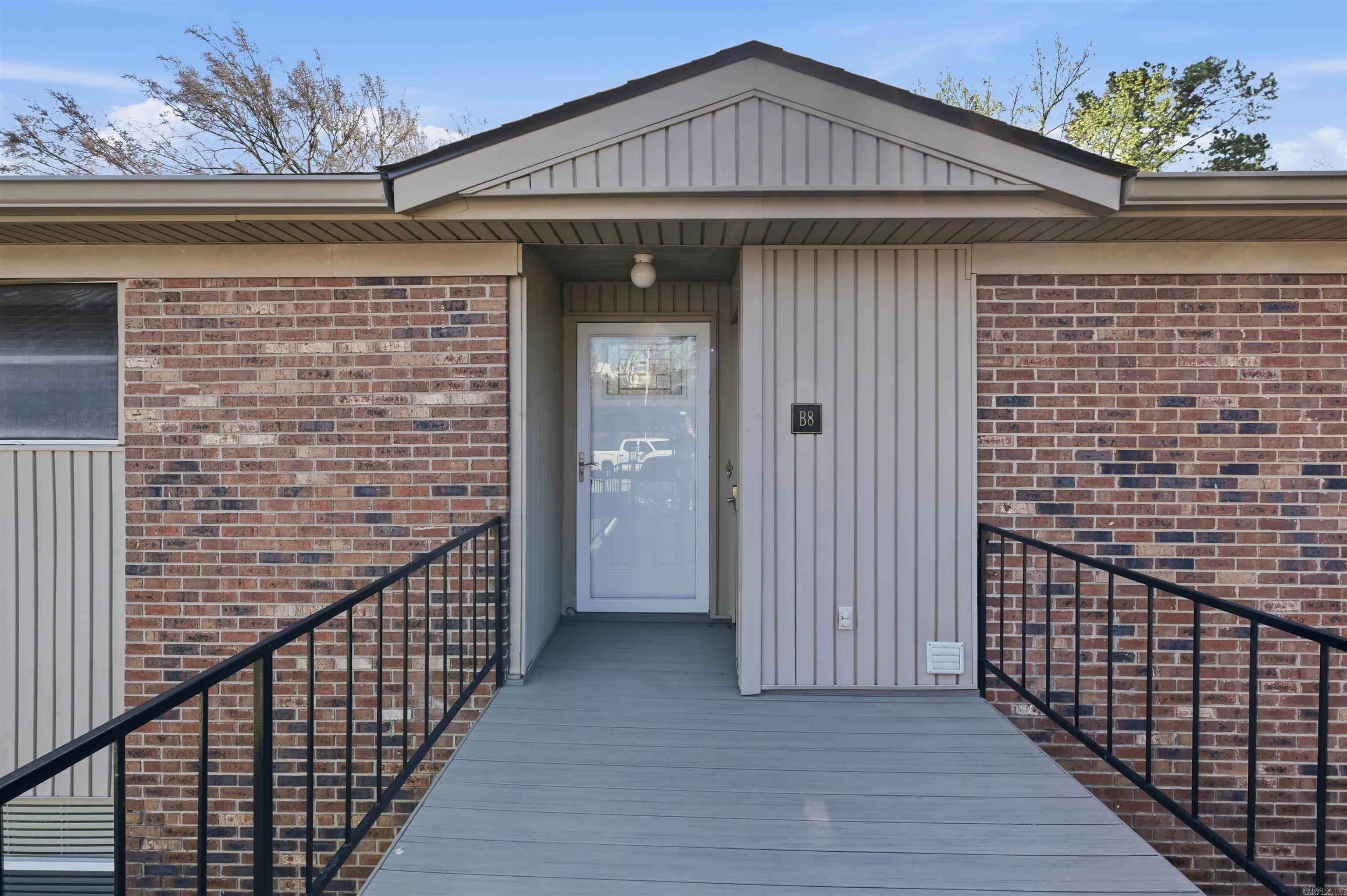 WESTPORT BAY TOWN HOUSE - Residential