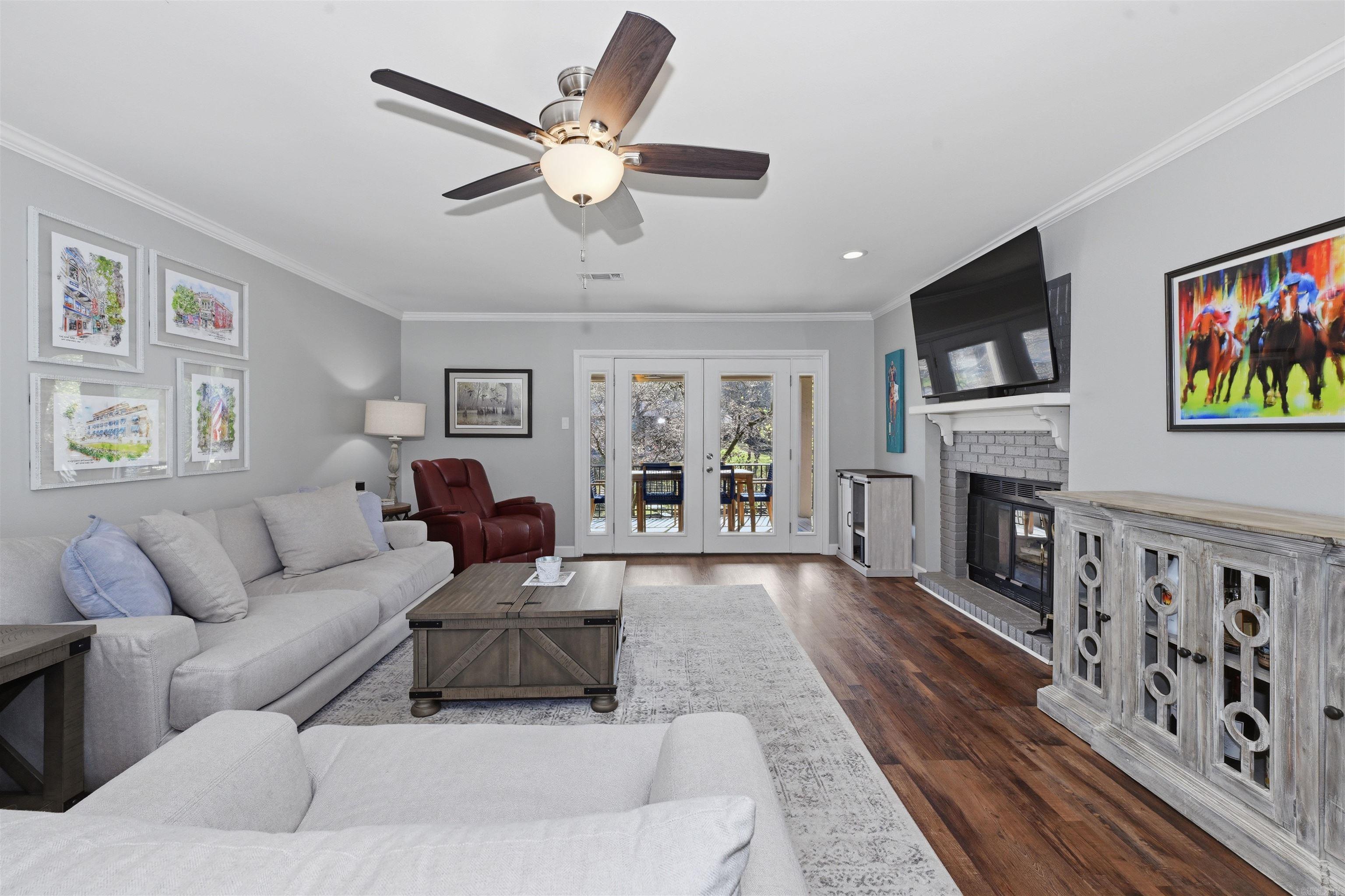 WESTPORT BAY TOWN HOUSE - Residential