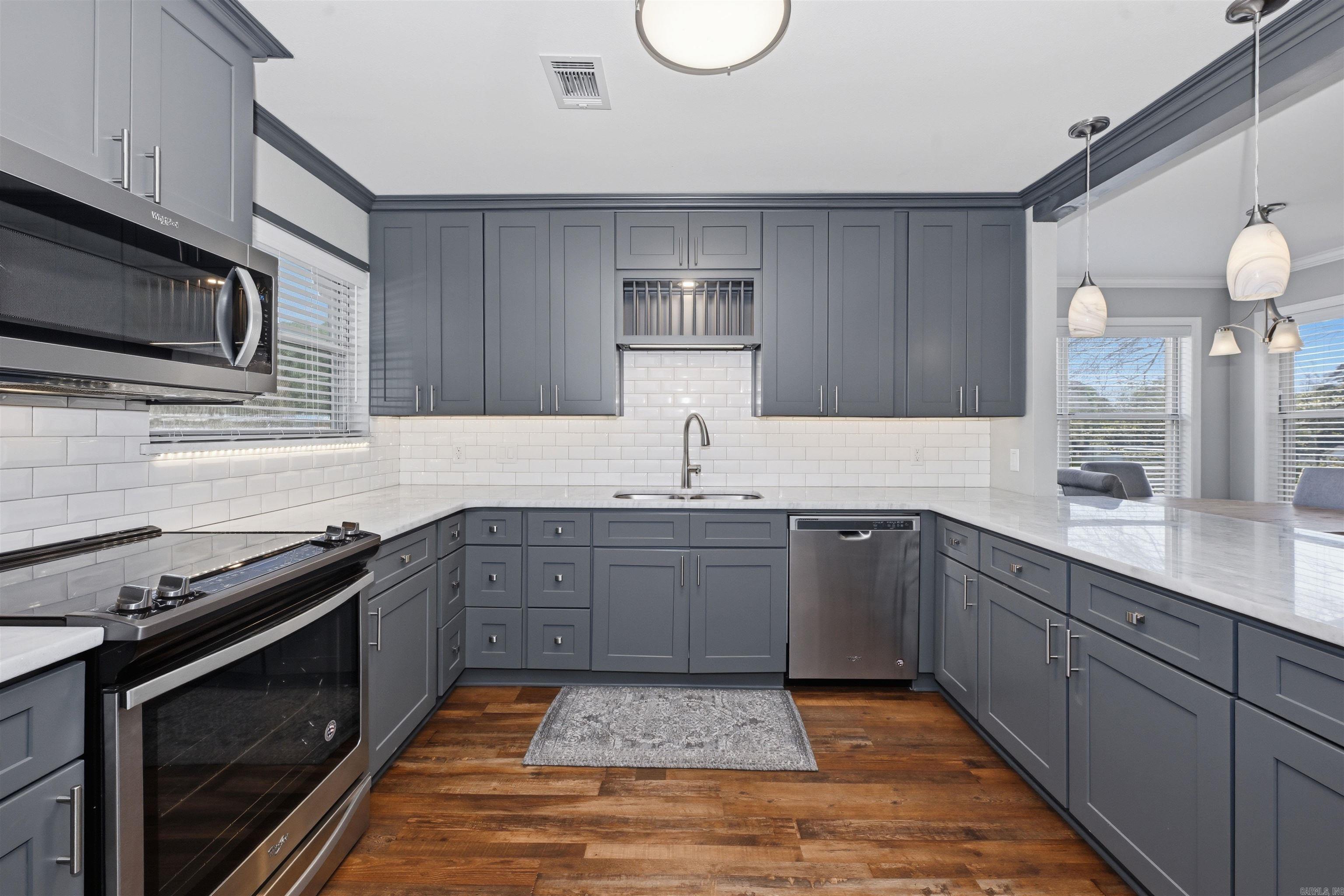 WESTPORT BAY TOWN HOUSE - Residential