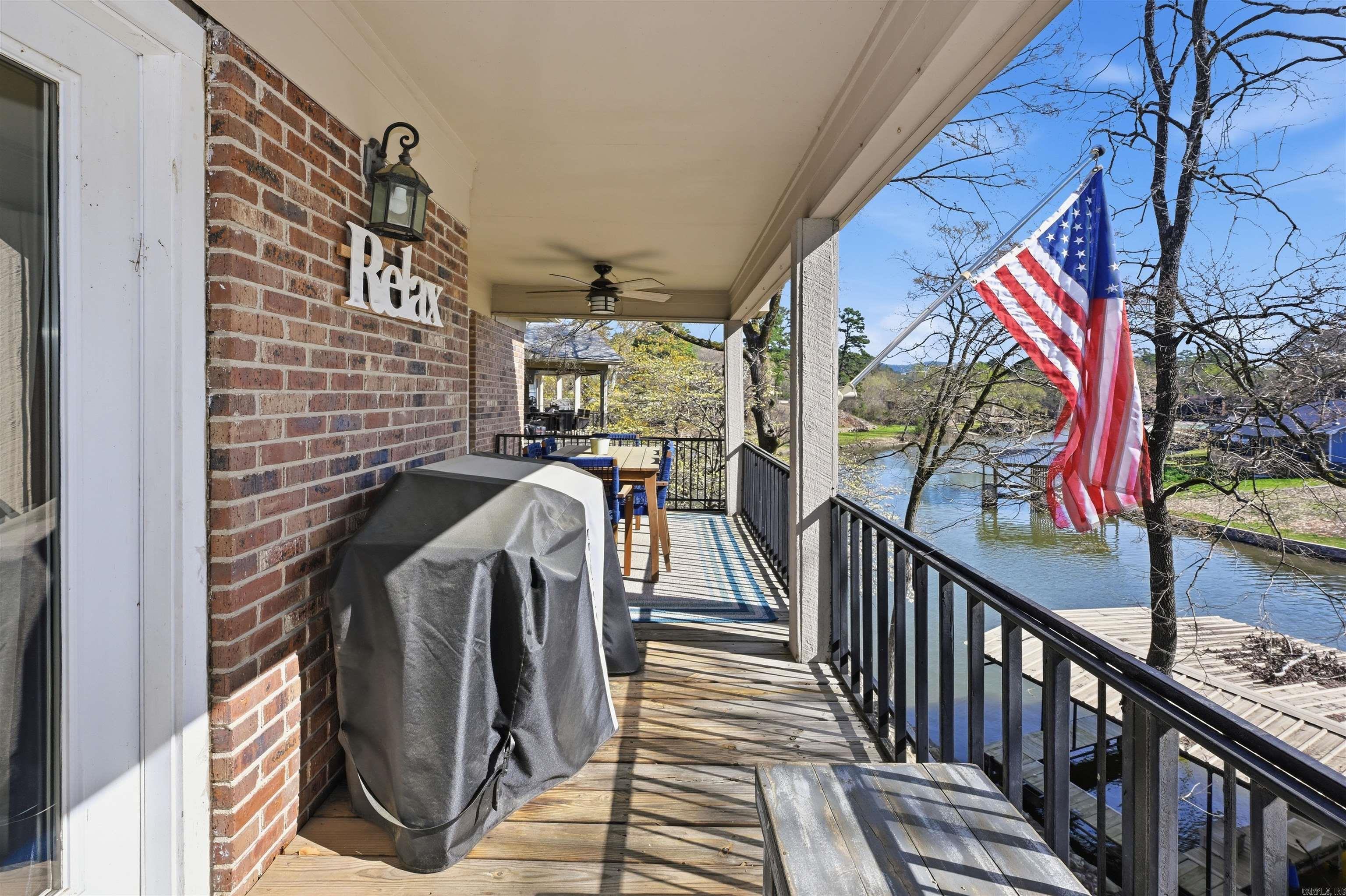 WESTPORT BAY TOWN HOUSE - Residential