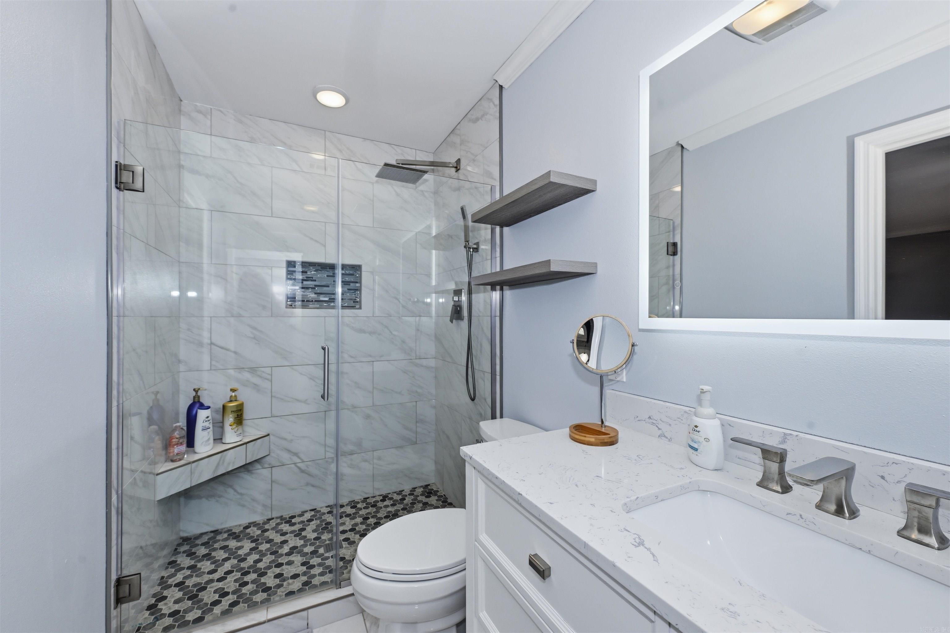 WESTPORT BAY TOWN HOUSE - Residential