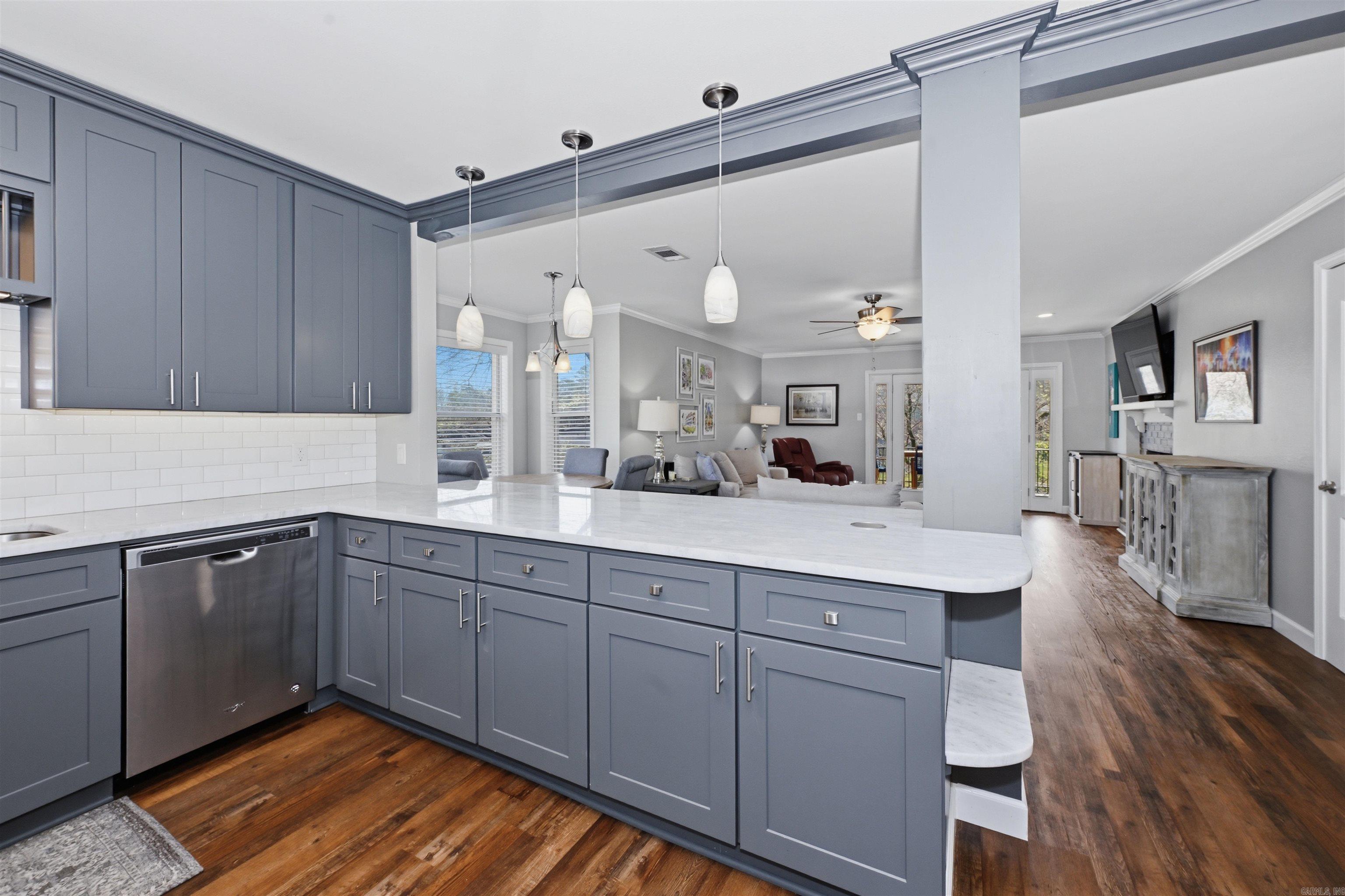 WESTPORT BAY TOWN HOUSE - Residential