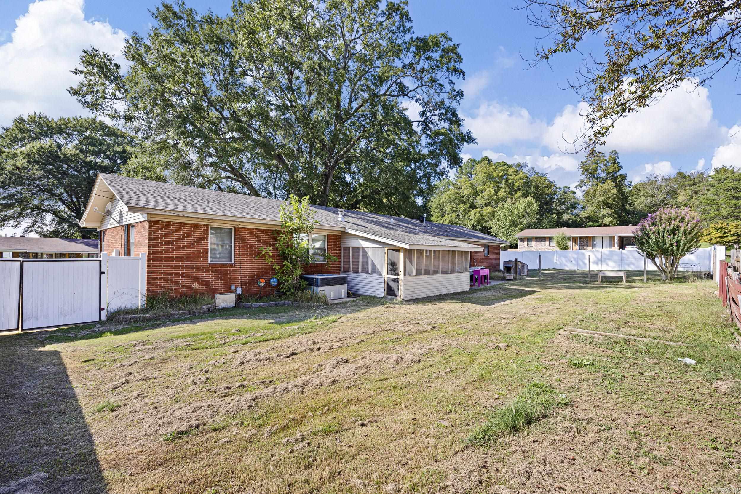 Holloway Replat South Hwy - Residential