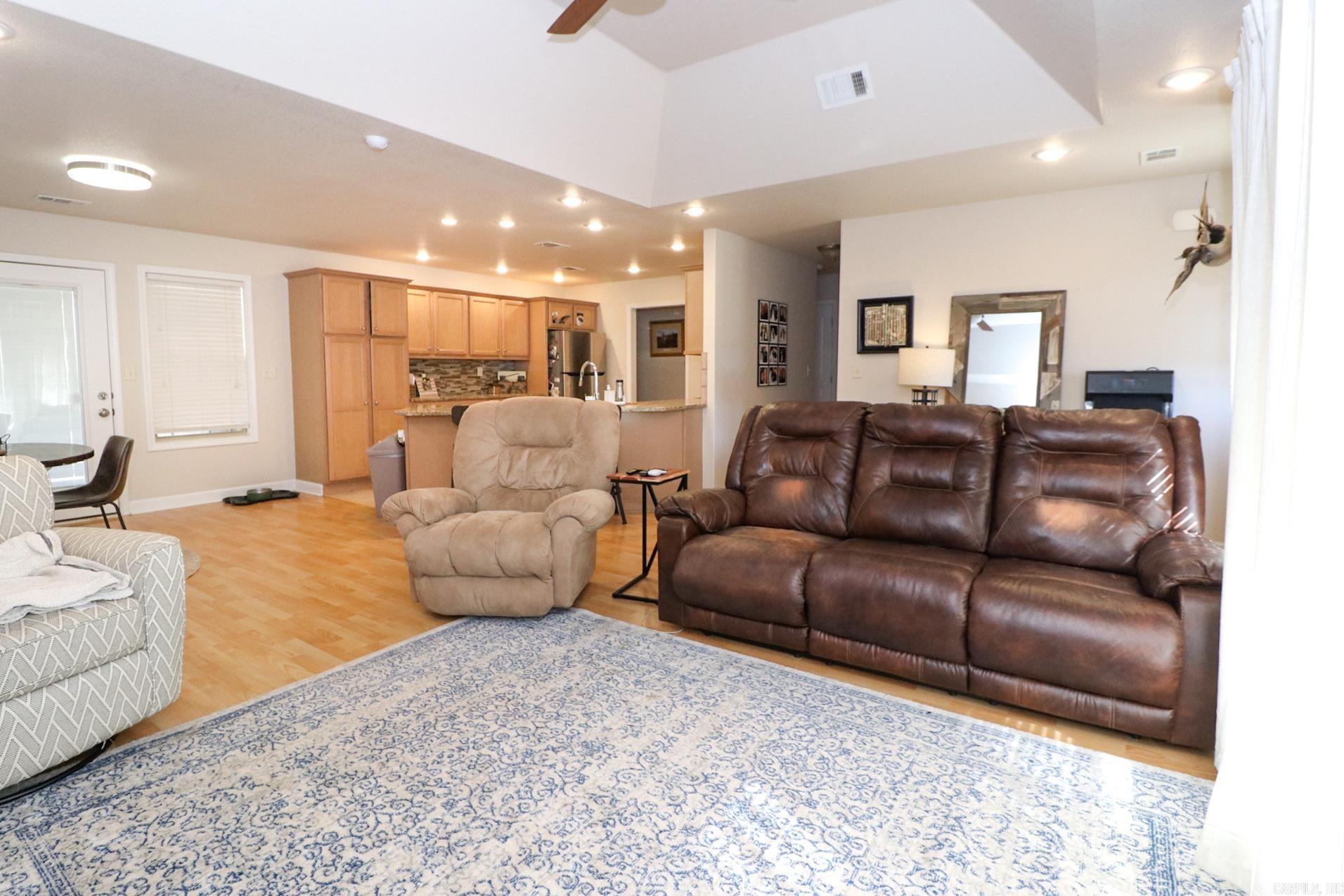 PRAIRIE MEADOWS - Residential