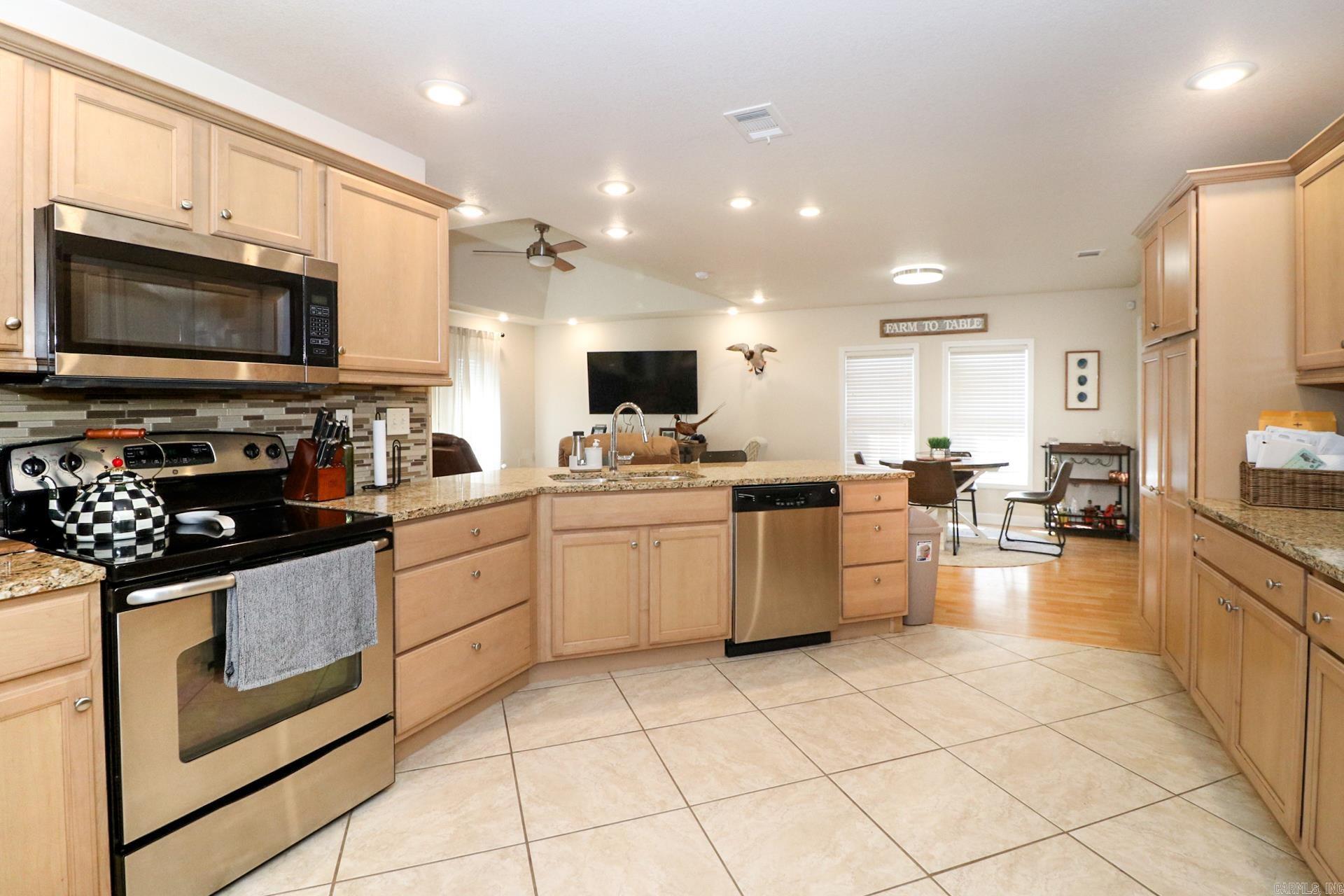 PRAIRIE MEADOWS - Residential