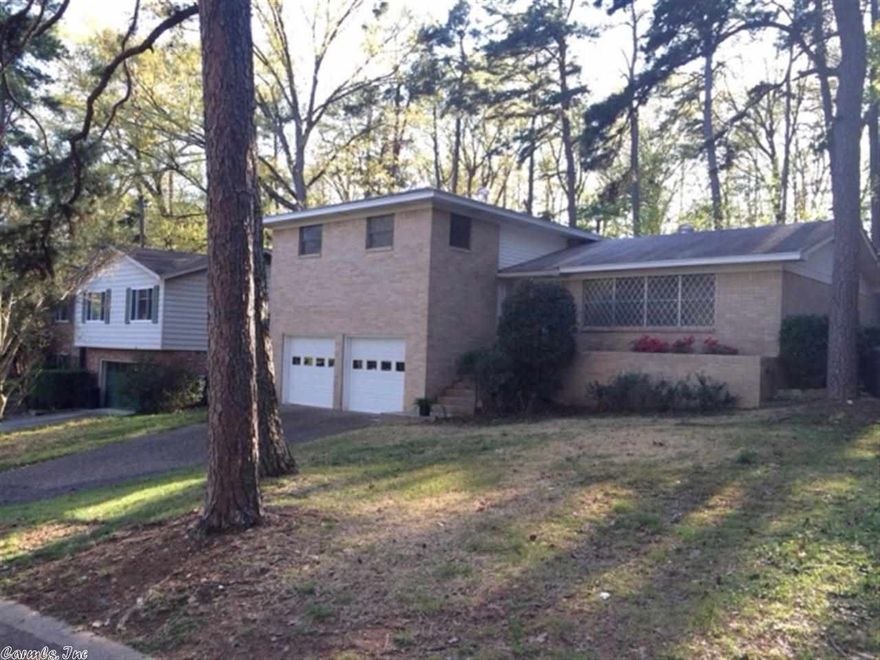 Great home for the price! All Brick, Fresh Paint in Bedrooms and Bathrooms, Formal Living Room, Big Den. Fridge, Washer and Dryer Negotiable. Seller Providing 1 year First American Home Warranty to Buyers.  Nice hardwoods in Living Room and under carpet upstairs.  Owner will install new carpet in downstairs den. Nice back yard area with Large Patio.