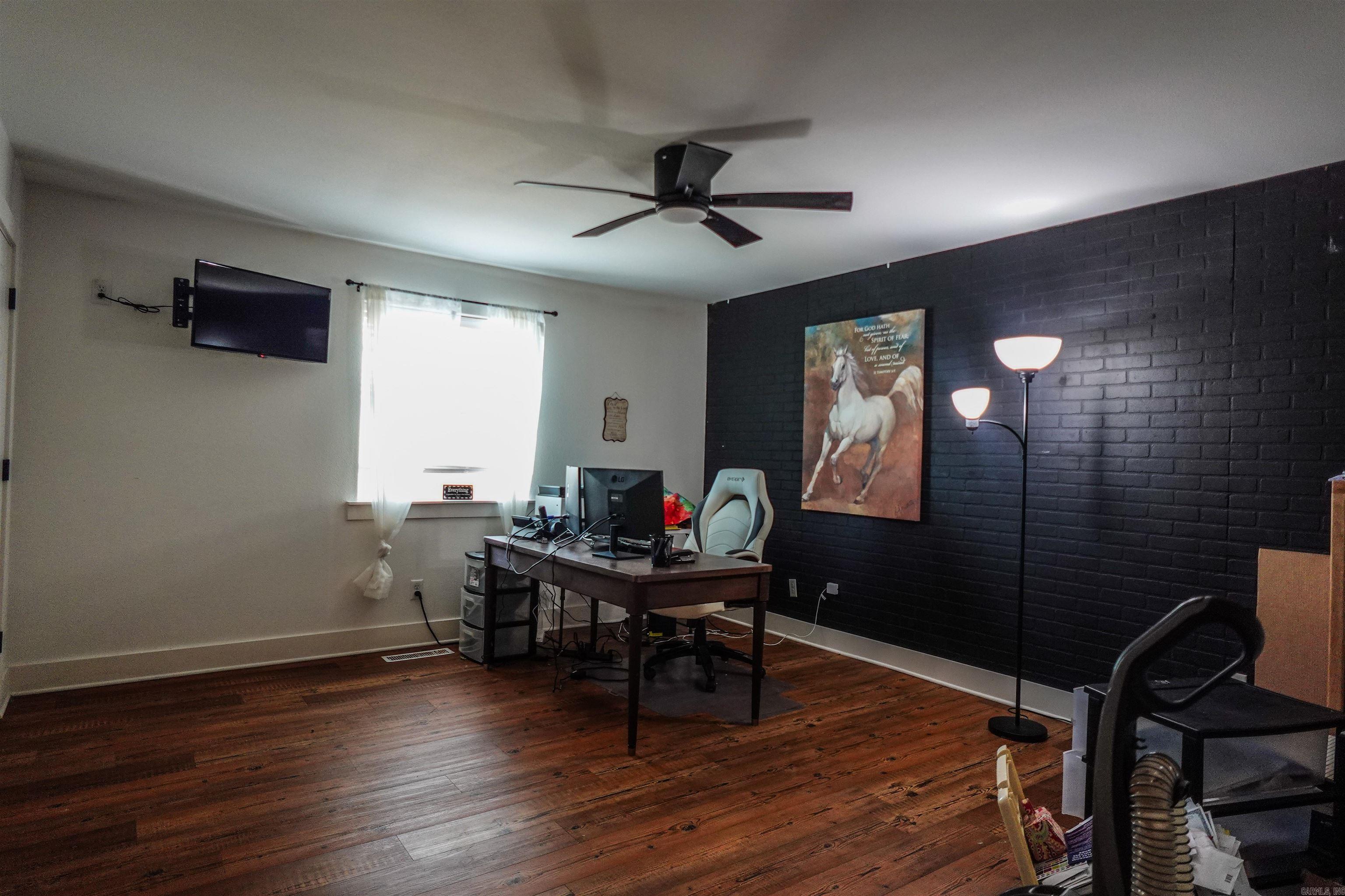 ROBERTS-FLANAGIN - Residential