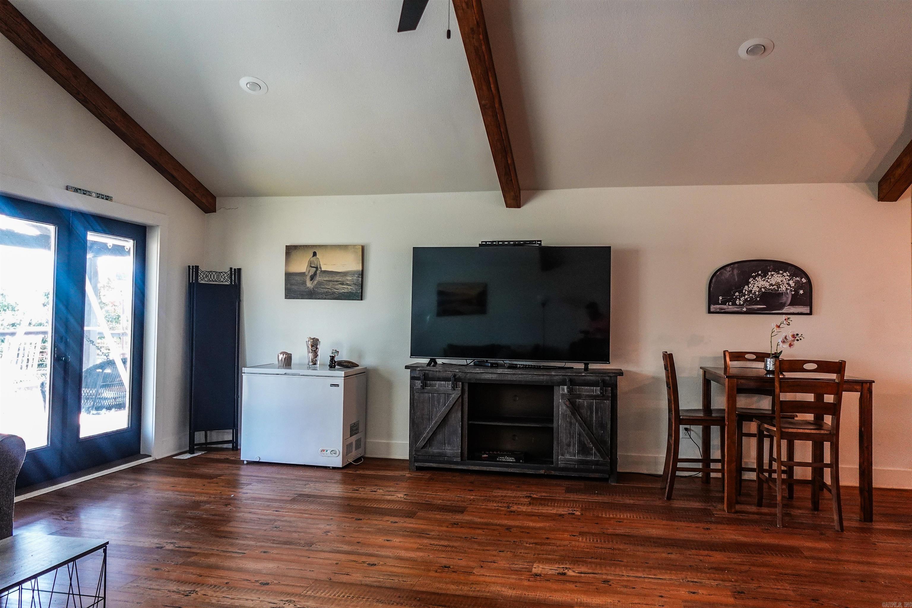 ROBERTS-FLANAGIN - Residential