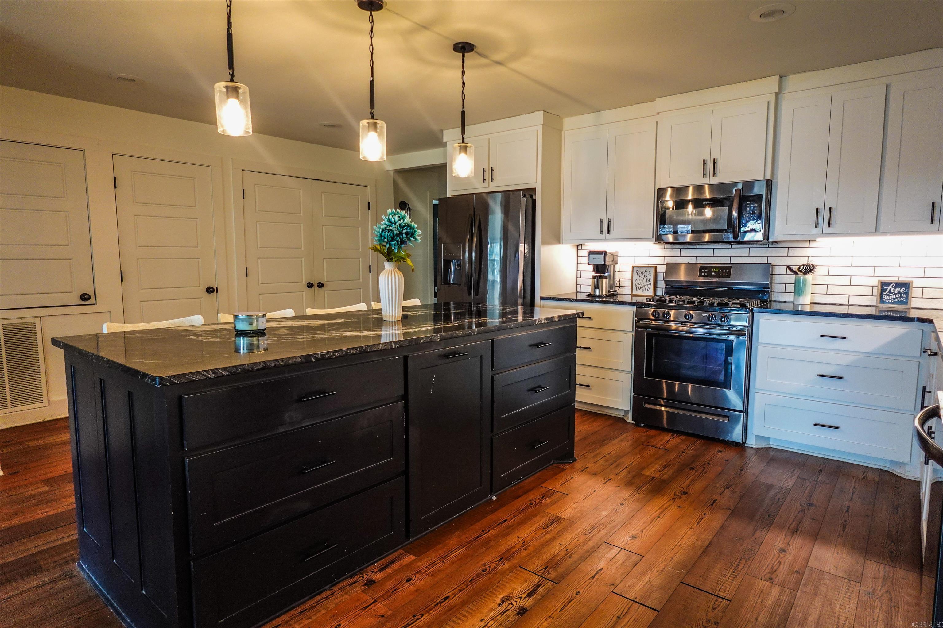 ROBERTS-FLANAGIN - Residential