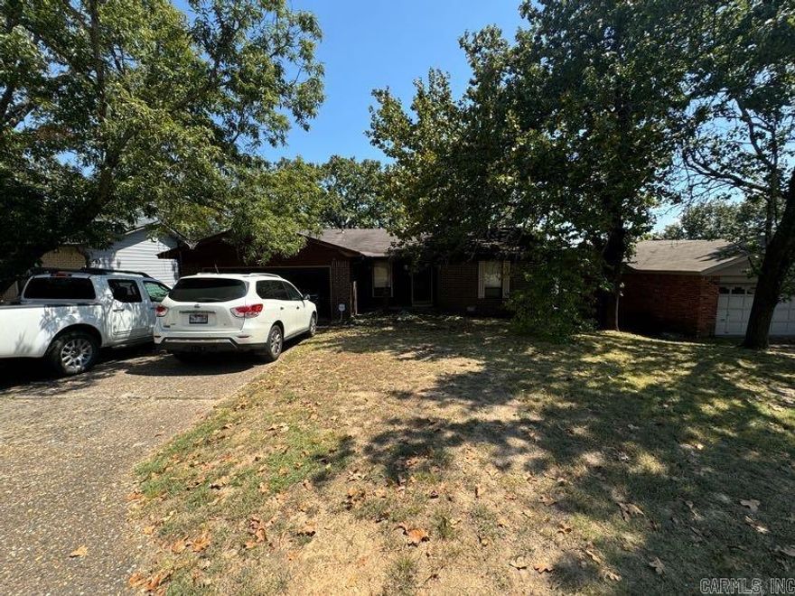 GPS WILL SPELL THE ADDRESS AS "EASTRIDGE DR" - THE ADDRESS IN THE LISTING IS THE WAY YOU WILL FIND IT ON COUNTY TAX RECORDS. Three bedrooms and two baths in the heart of North Little Rock. Off the entry is a space that is currently used as an office but can also be a formal dining room. Good storage in the kitchen. No seller property disclosure. Showings require 24 hours notice. No sight unseen offers.