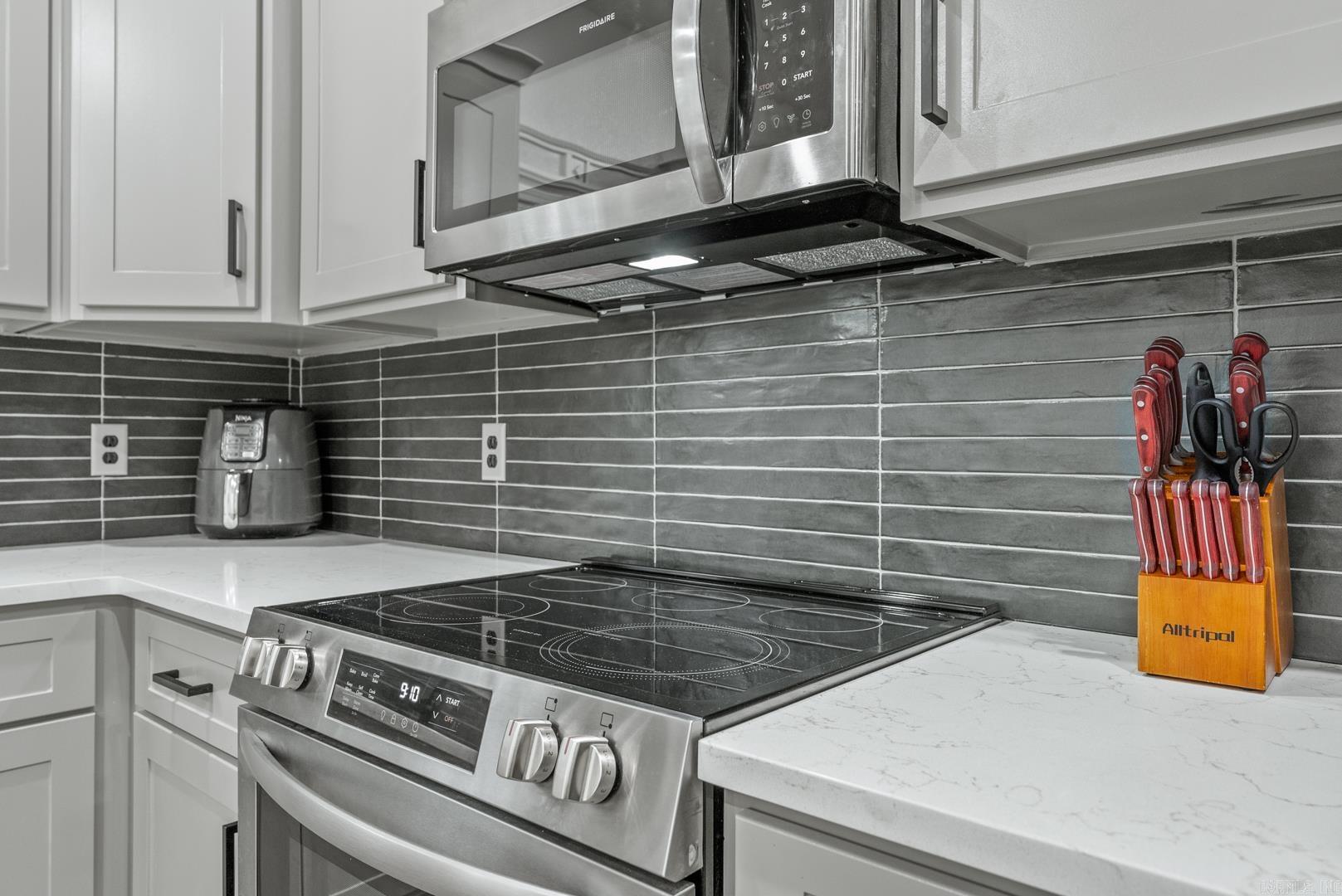 ULES WATSON PLACE - Residential