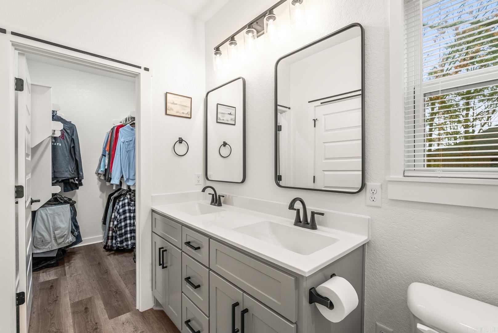 ULES WATSON PLACE - Residential