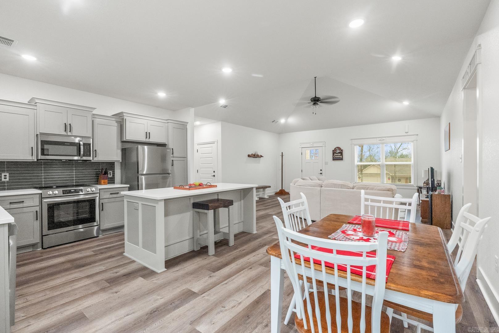 ULES WATSON PLACE - Residential