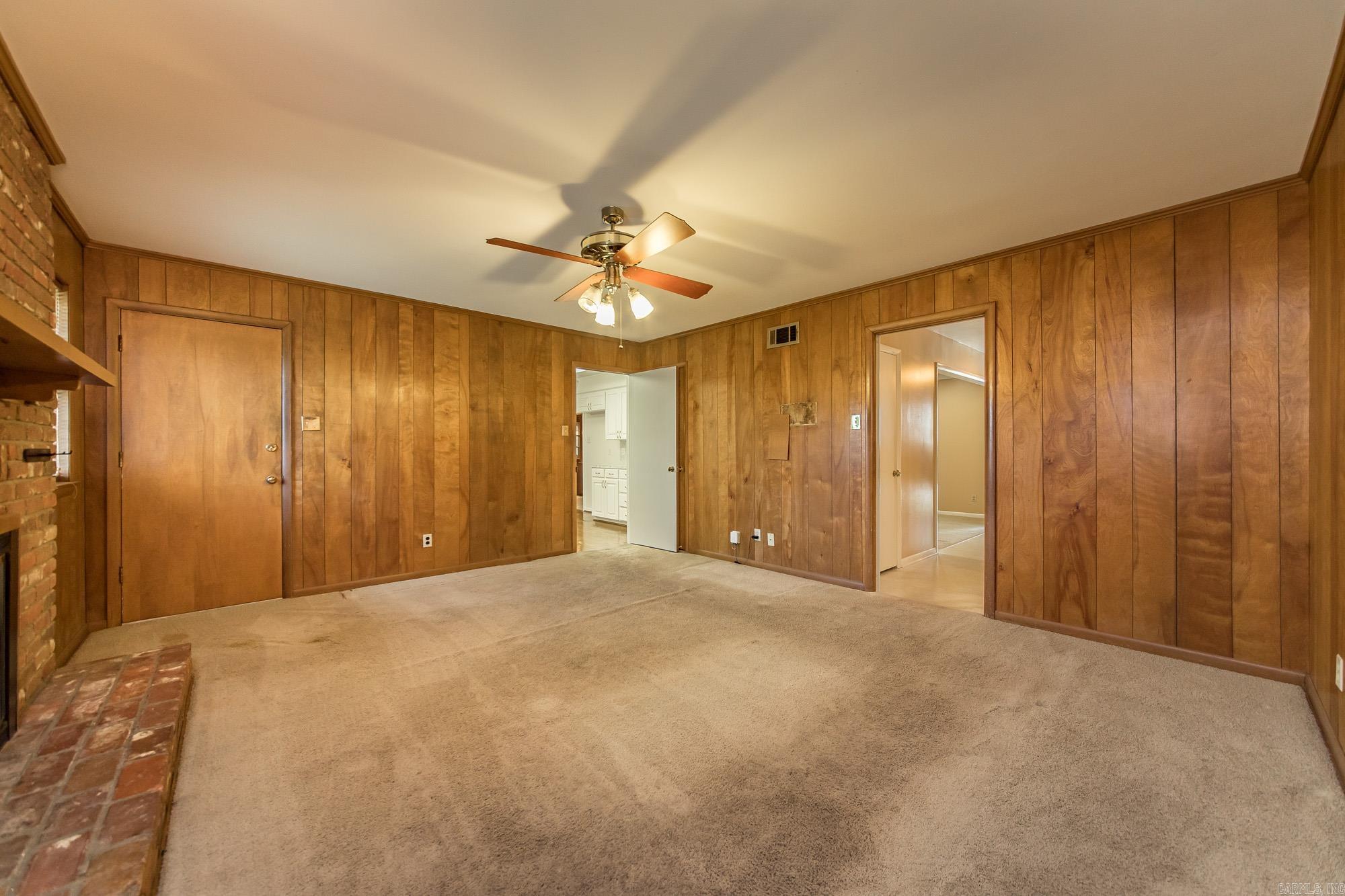 LEAWOOD HEIGHTS - Residential