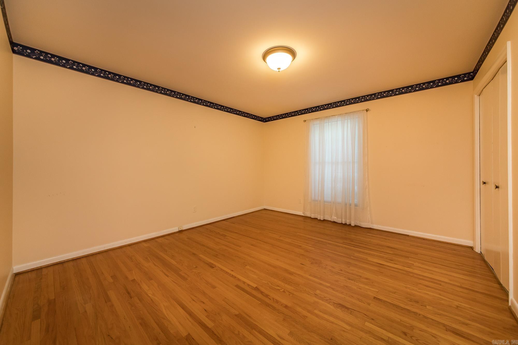 LEAWOOD HEIGHTS - Residential