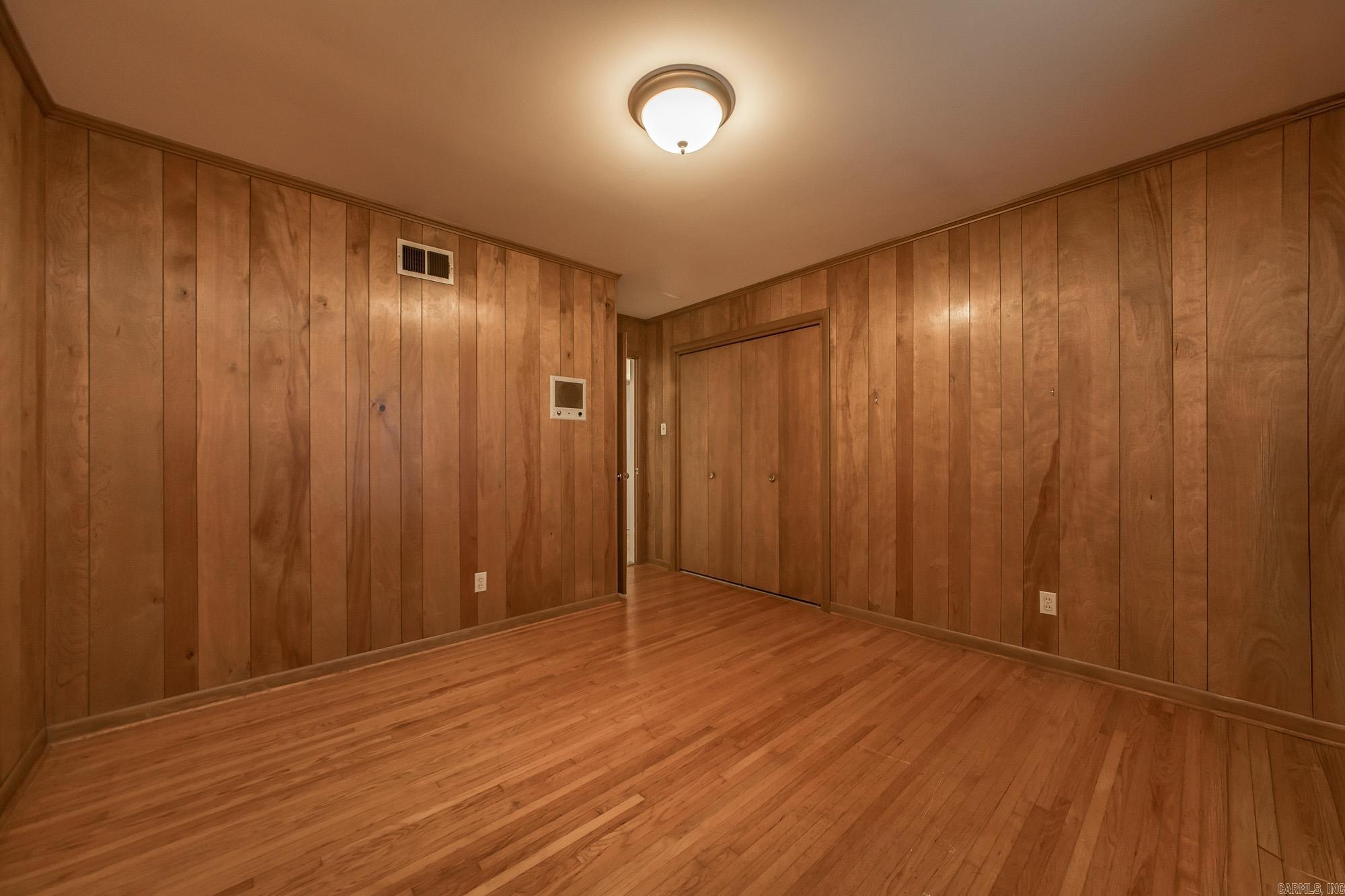 LEAWOOD HEIGHTS - Residential