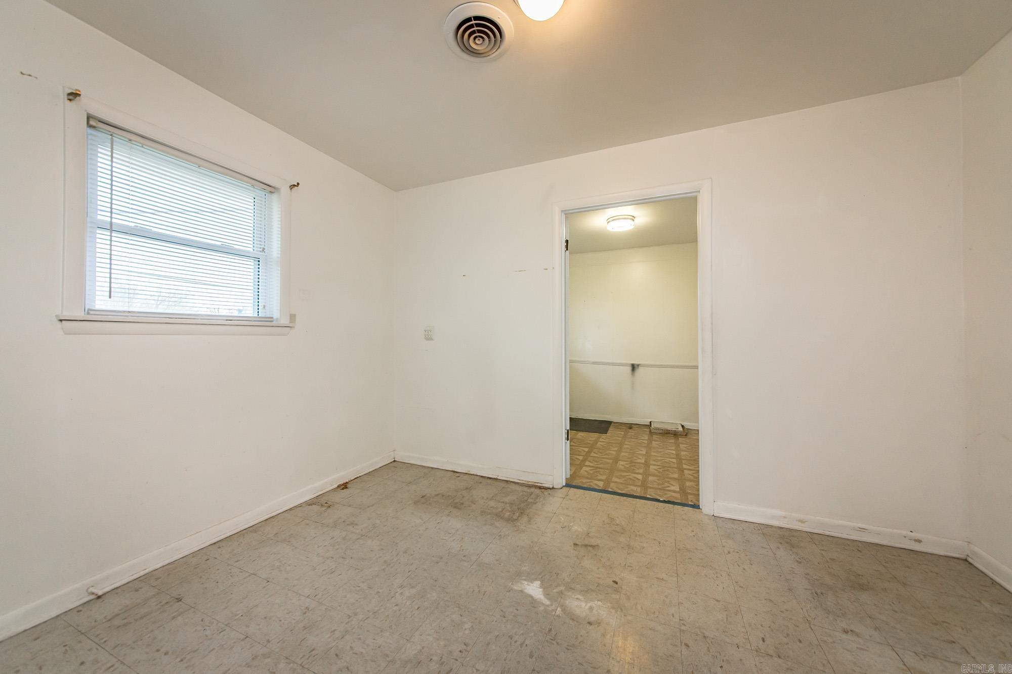 LEAWOOD HEIGHTS - Residential