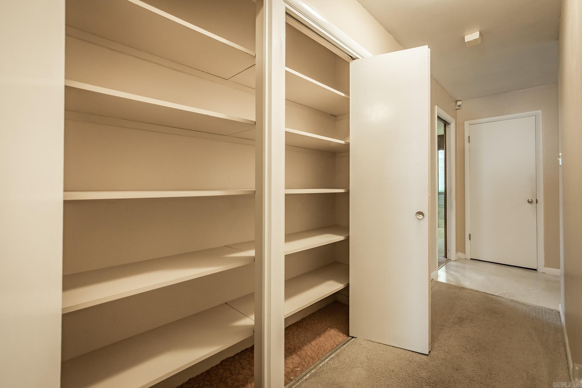 LEAWOOD HEIGHTS - Residential