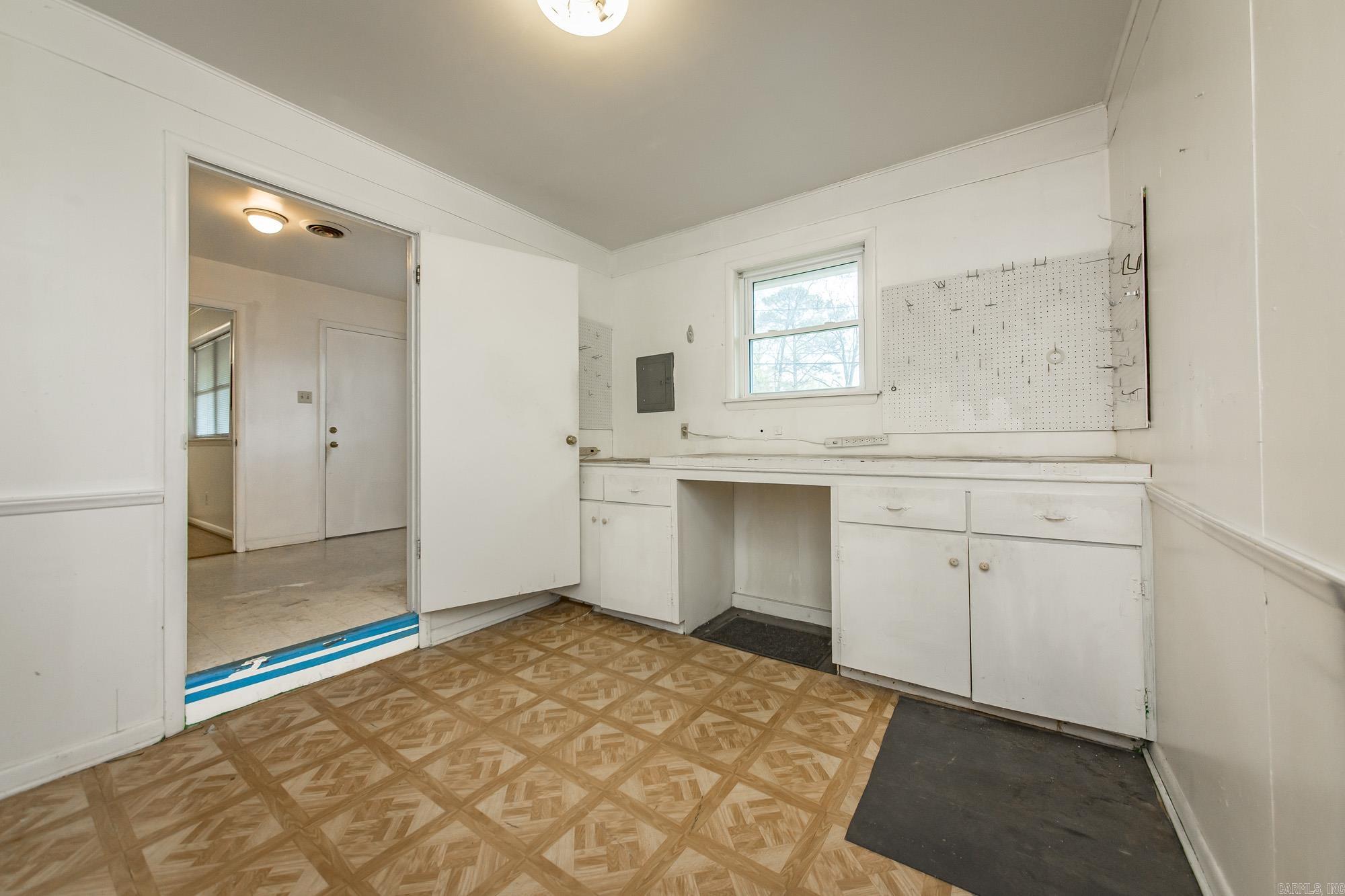 LEAWOOD HEIGHTS - Residential