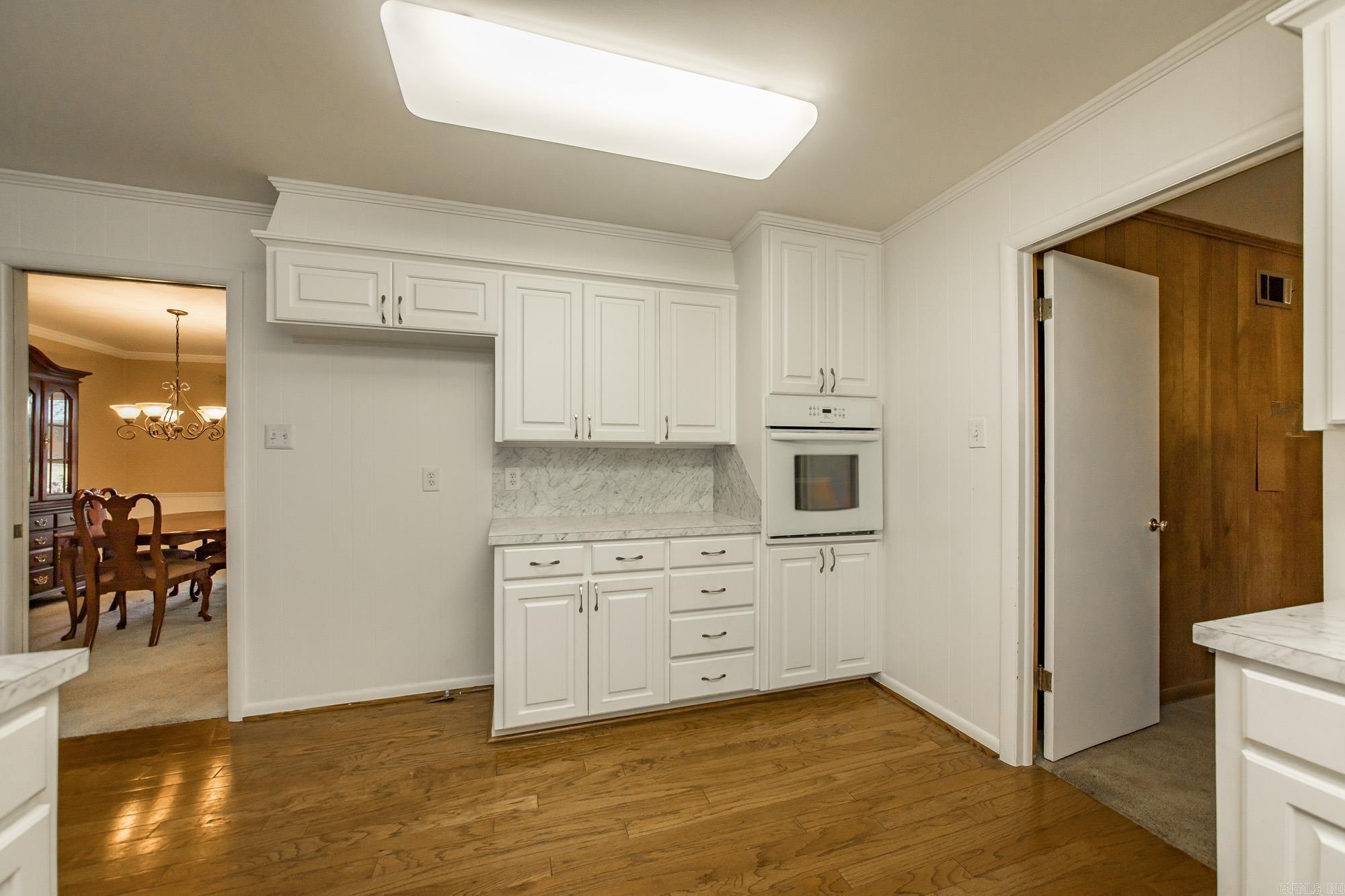 LEAWOOD HEIGHTS - Residential