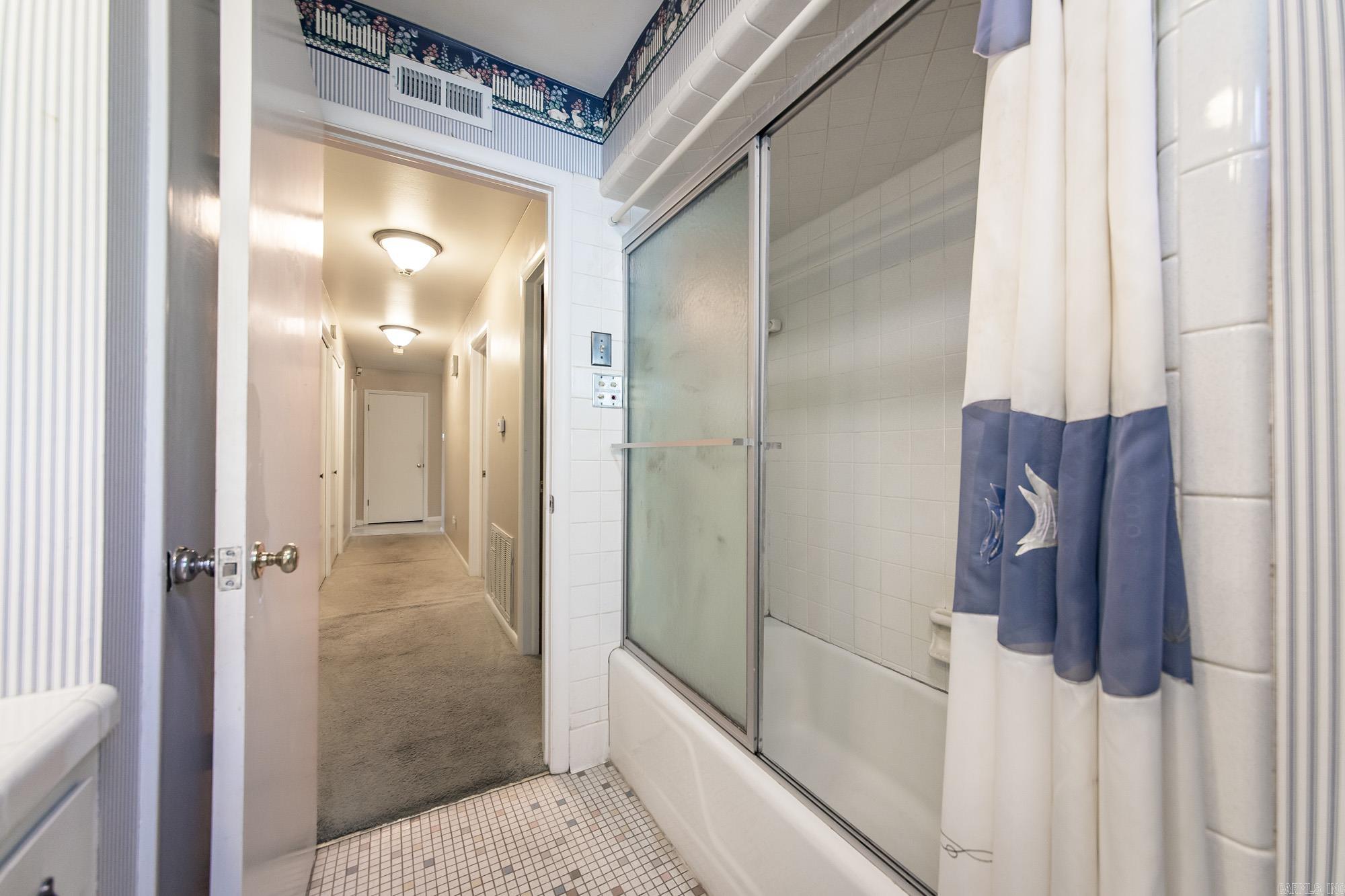 LEAWOOD HEIGHTS - Residential