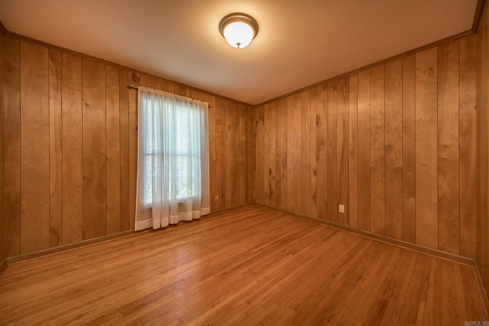 LEAWOOD HEIGHTS - Residential