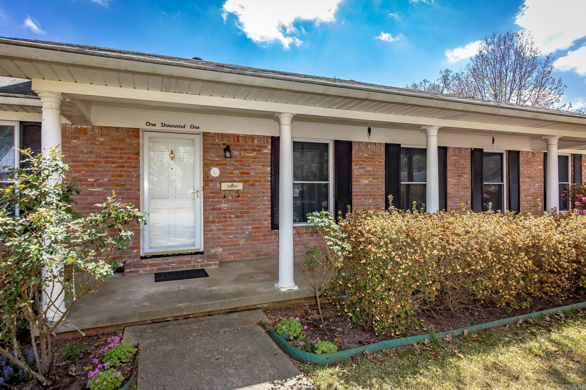 LEAWOOD HEIGHTS - Residential