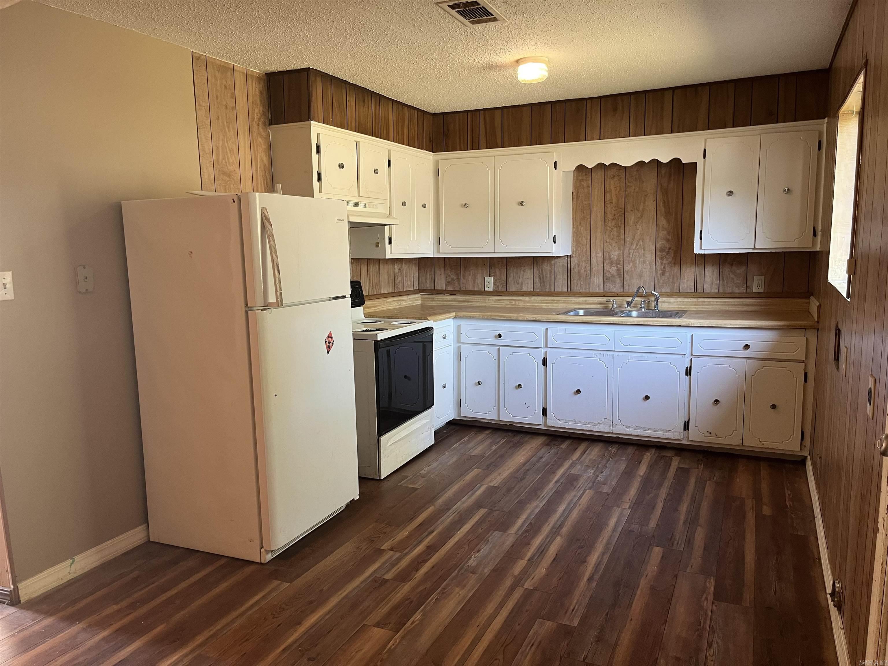 Not in Subdivision - Residential Income