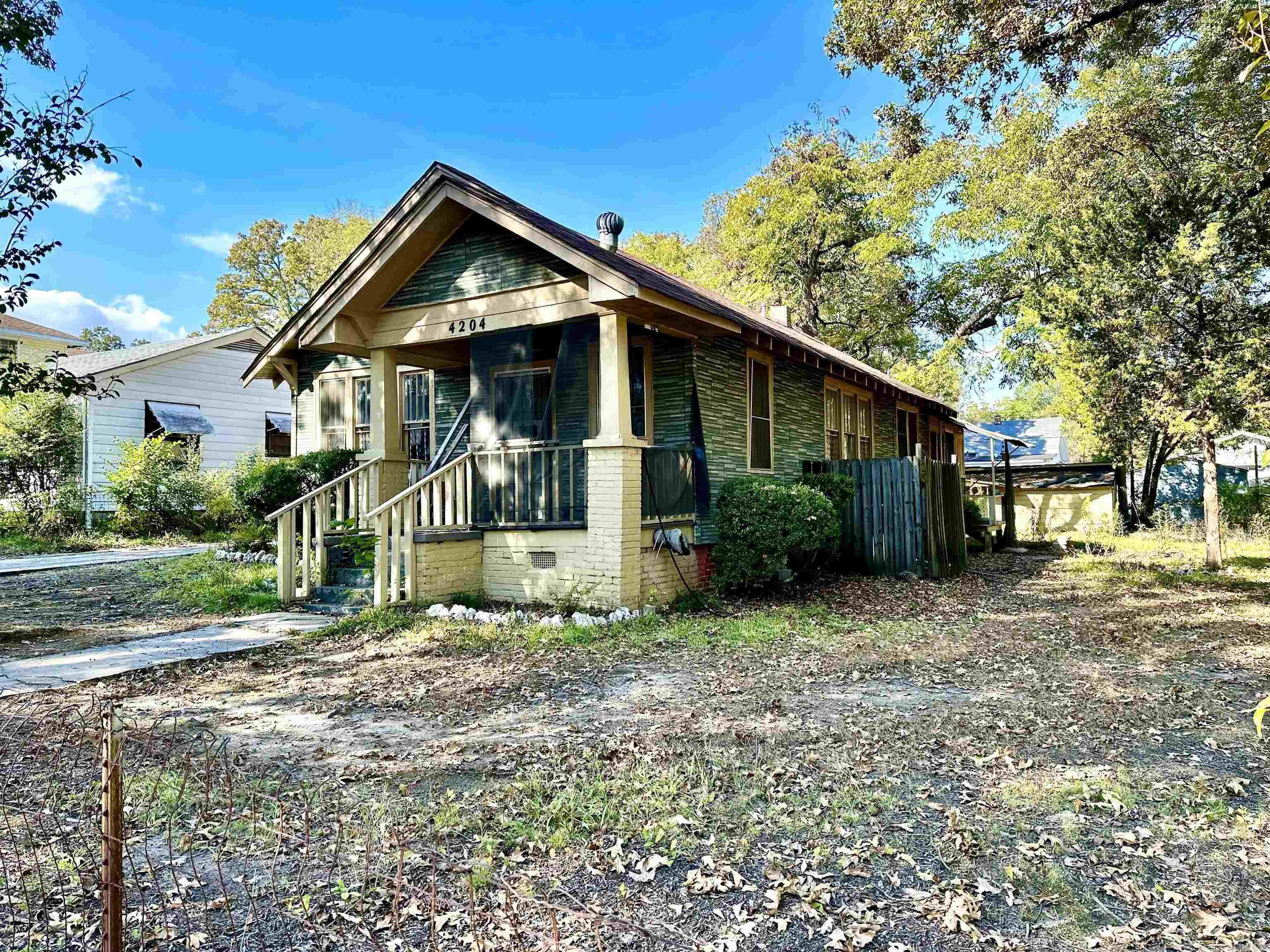 Investor opportunity in the heart of Little Rock! This 3-bedroom, 2-bath home sits on a large corner lot and offers great bones with hardwood floors, a formal dining room, and tons of space to work with. While it needs updates and remodeling throughout, it features a detached shop and storage shedāperfect for added functionality or value. With strong rental potential or flip possibilities, this one is ideal for buyers ready to renovate and unlock its full charm. Donāt miss this diamond in the rough! Could be a great starter home for those interested in projects and customizing for your own style.