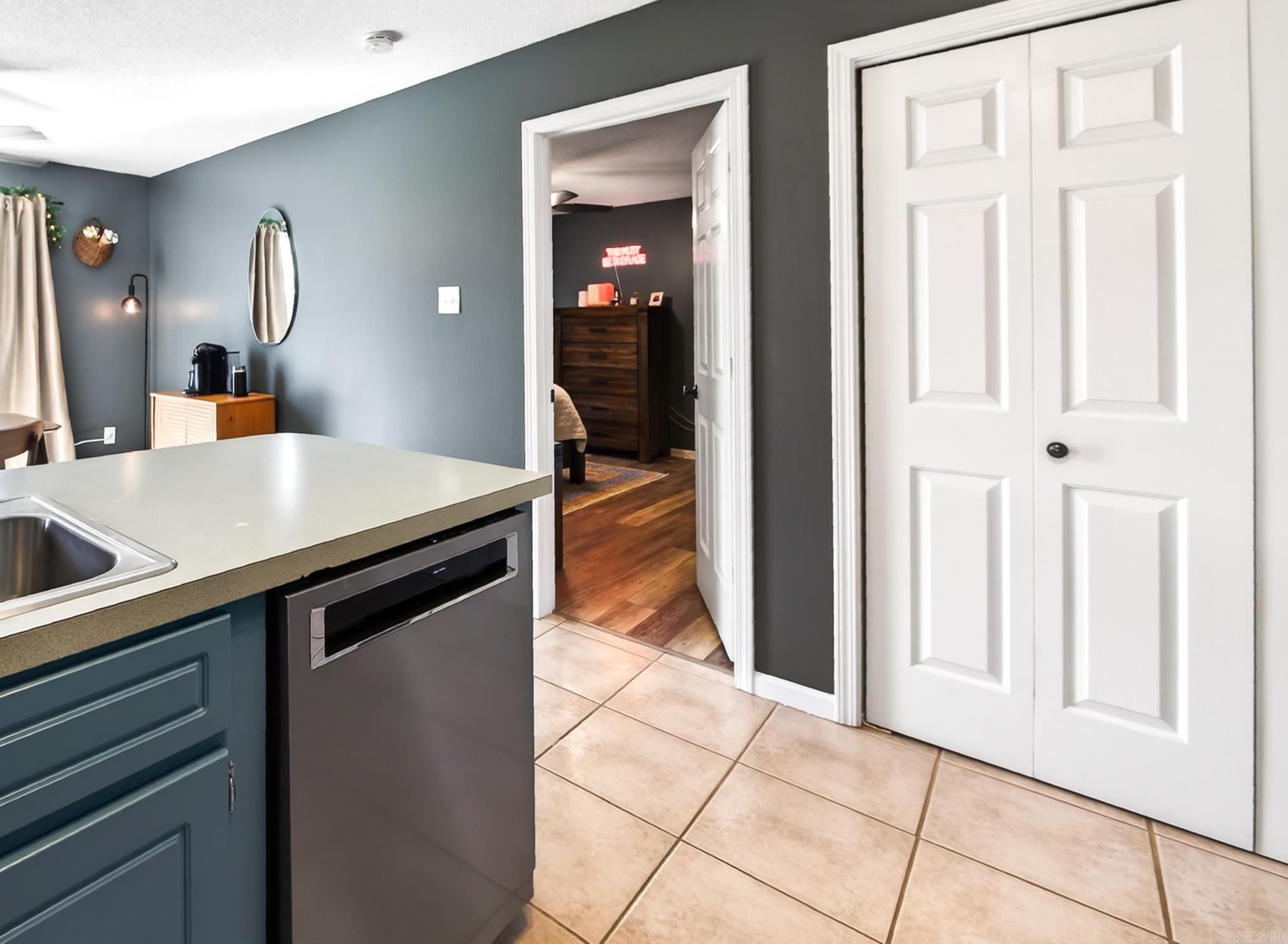 COUNTRY ESTATES SUB - Residential