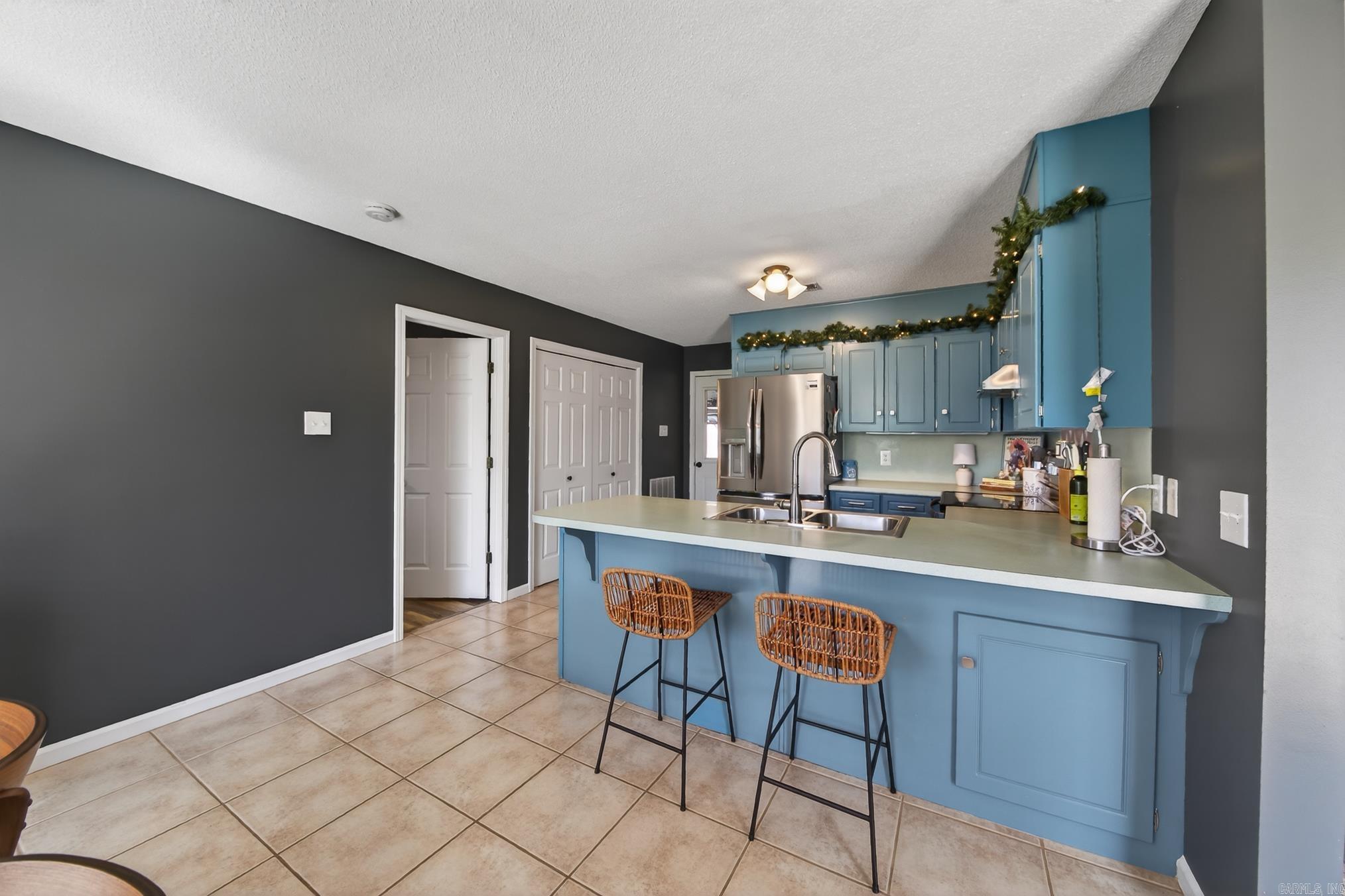 COUNTRY ESTATES SUB - Residential