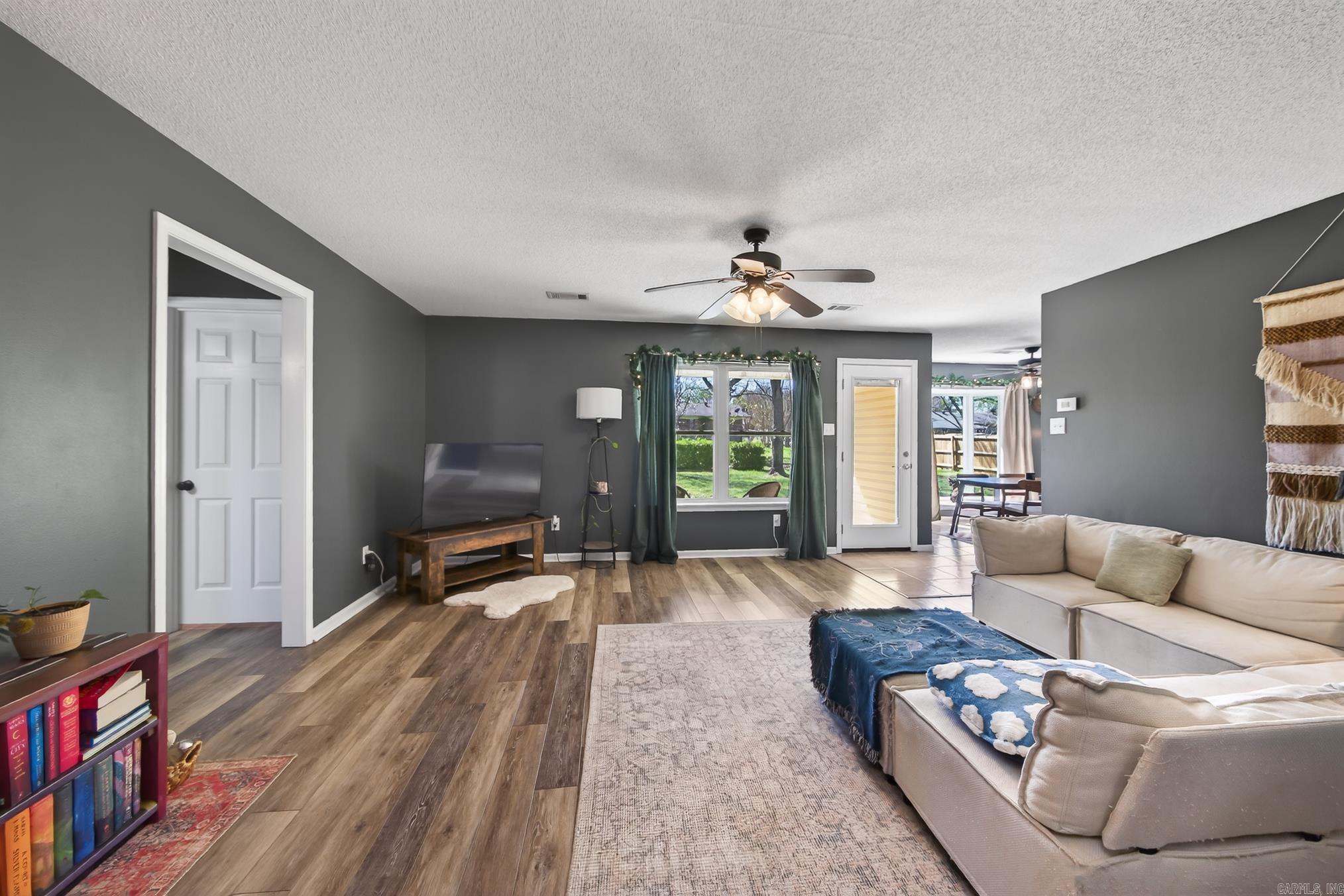 COUNTRY ESTATES SUB - Residential